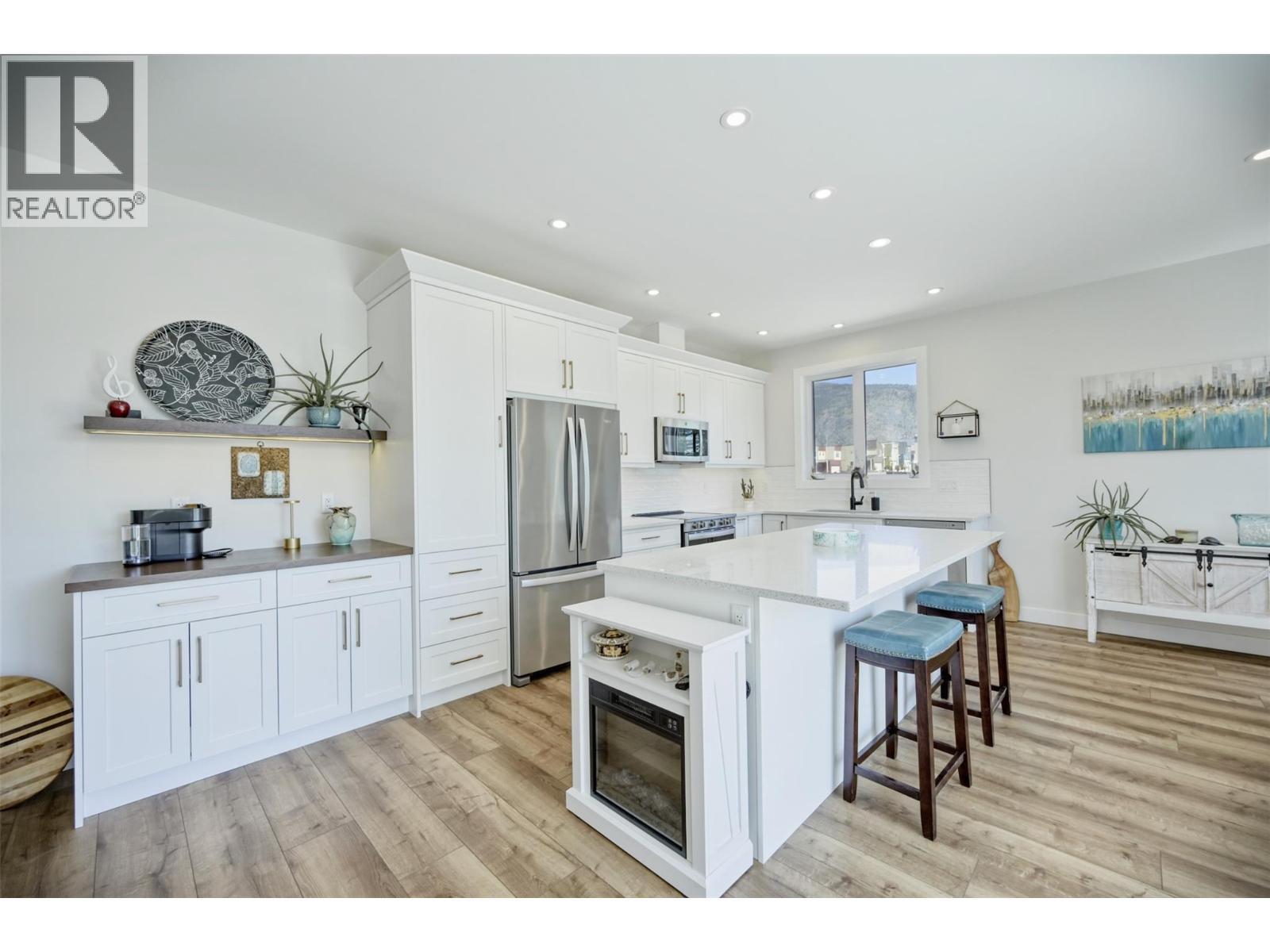 11 Wood Duck Way, Osoyoos, BC - Indoor Photo Showing Kitchen