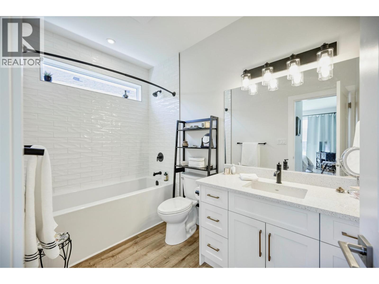 11 Wood Duck Way, Osoyoos, BC - Indoor Photo Showing Bathroom