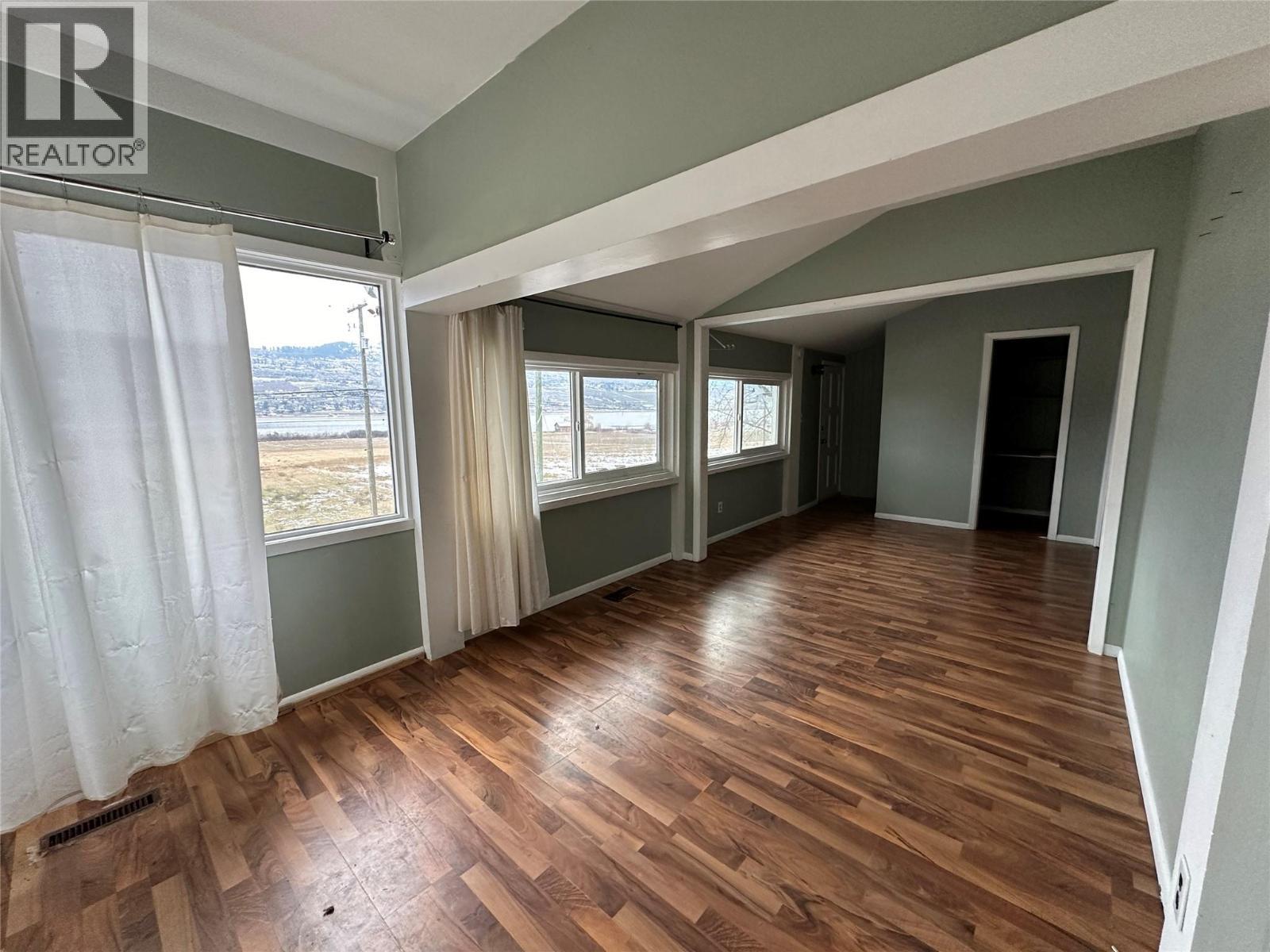 7652/7626 Old Kamloops Road, Vernon, BC - Indoor Photo Showing Other Room