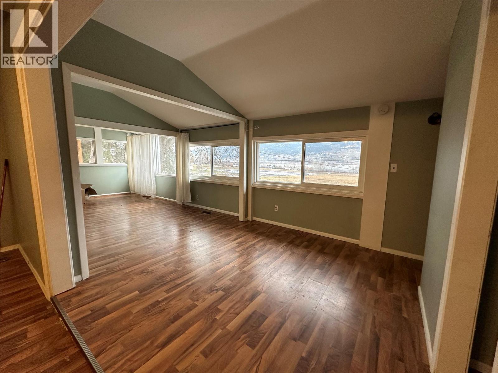 7652/7626 Old Kamloops Road, Vernon, BC - Indoor Photo Showing Other Room