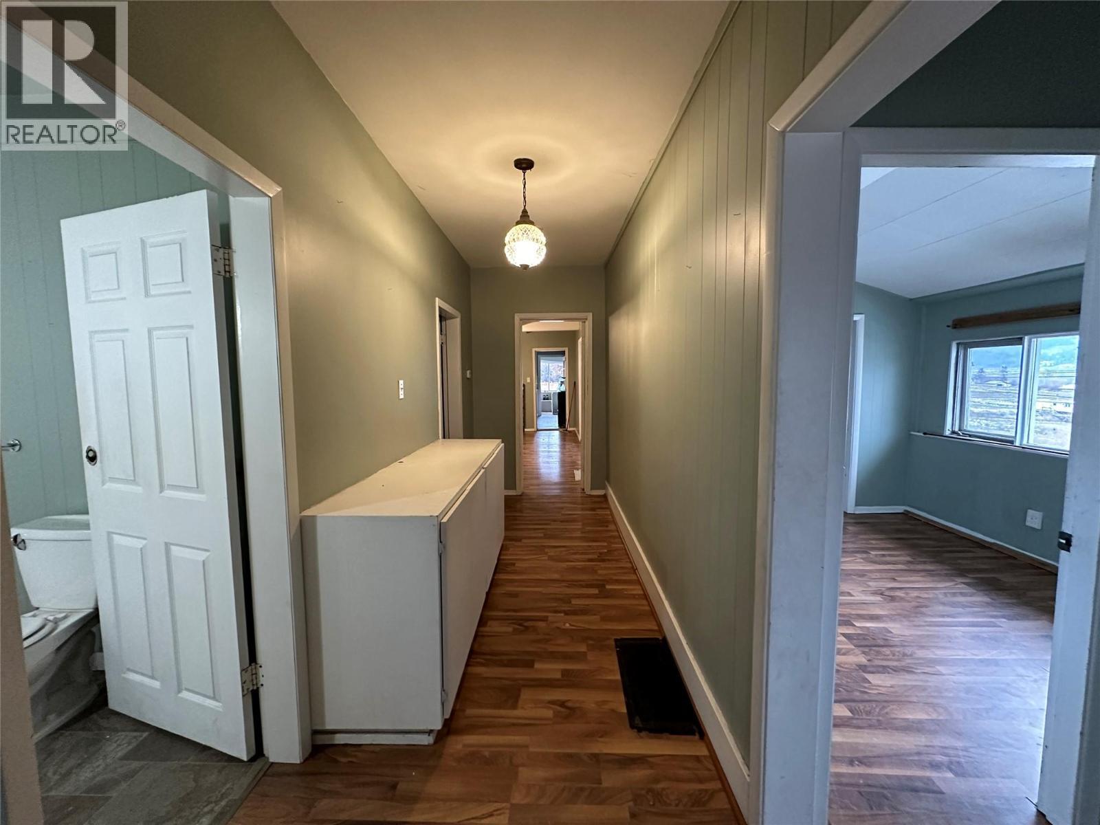 7652/7626 Old Kamloops Road, Vernon, BC - Indoor Photo Showing Other Room