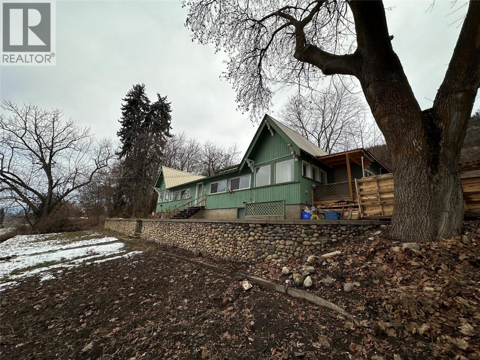 7652/7626 Old Kamloops Road, Vernon, BC - Outdoor