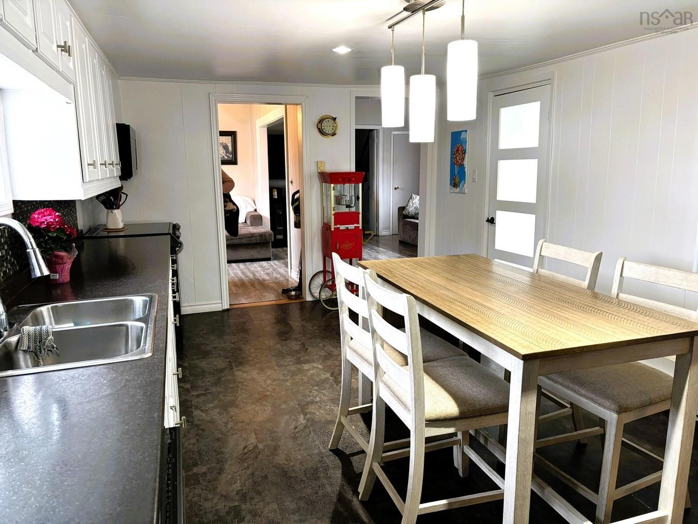 1 Beaverdam Road, Parrsboro, NS