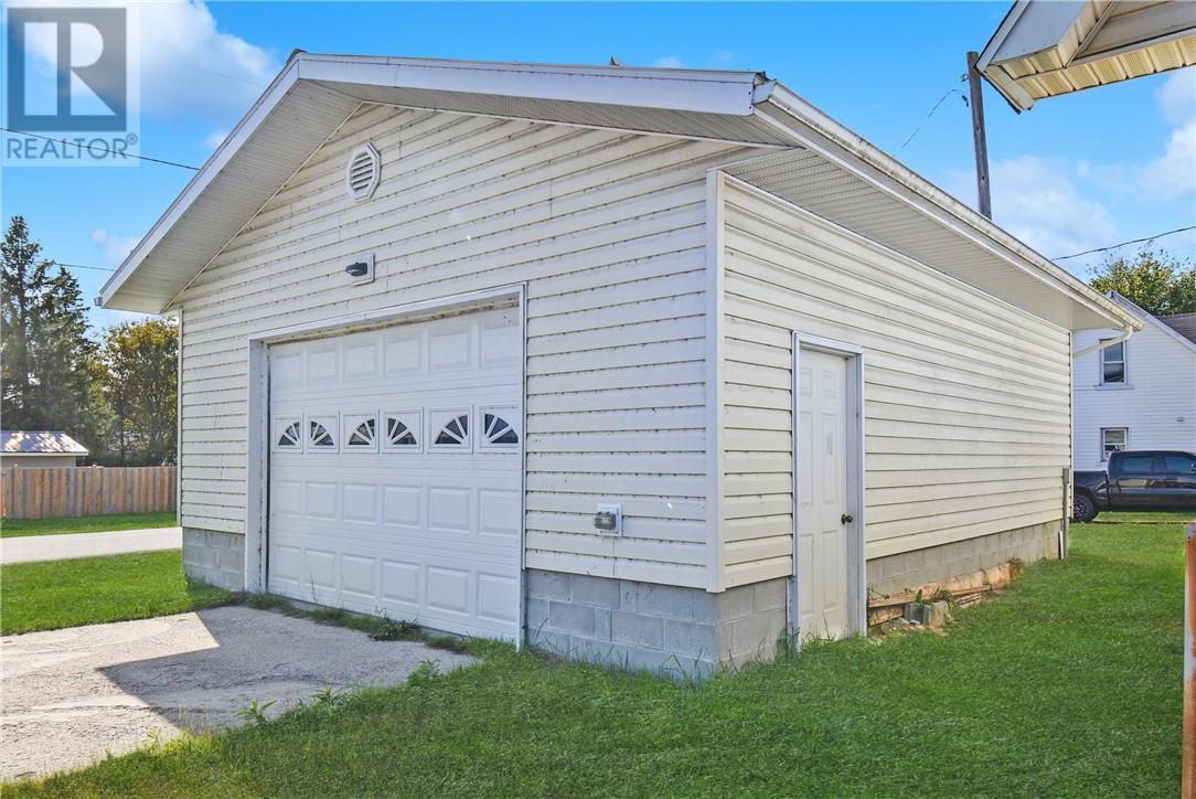 10494-10496 Highway 17, Verner, ON