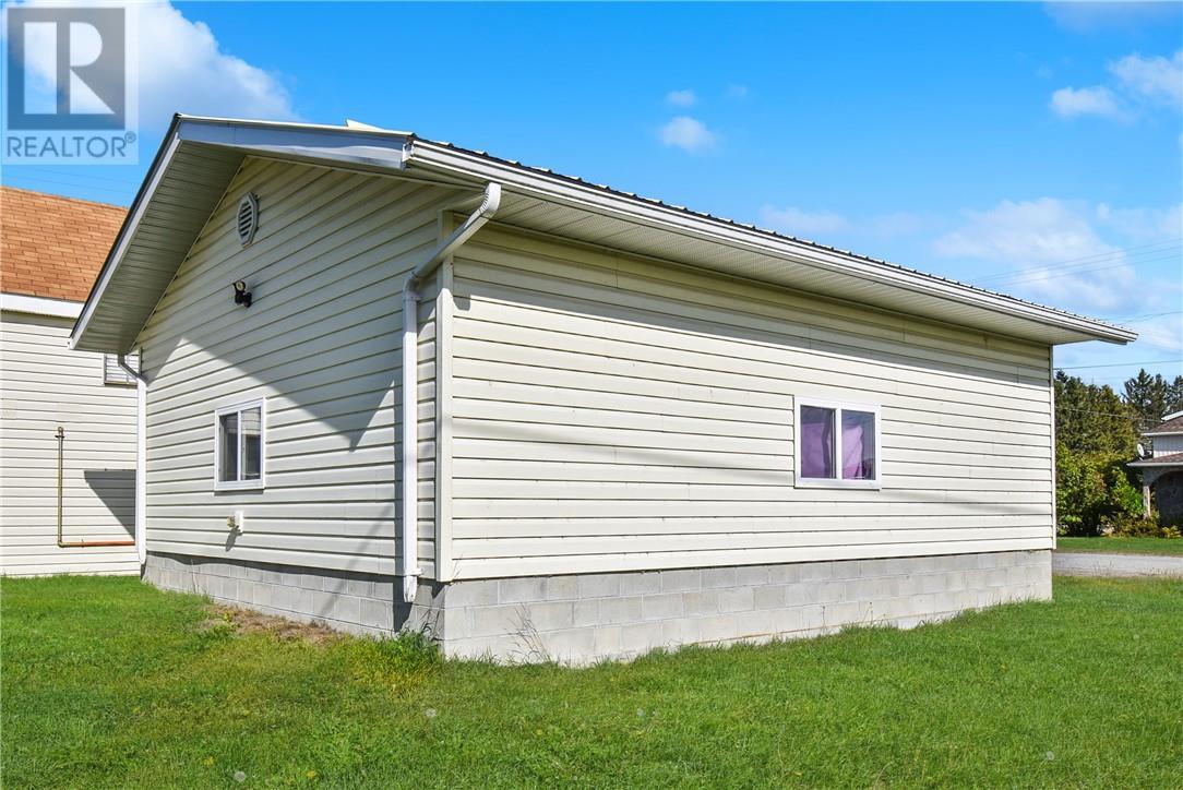 10494-10496 Highway 17, Verner, ON