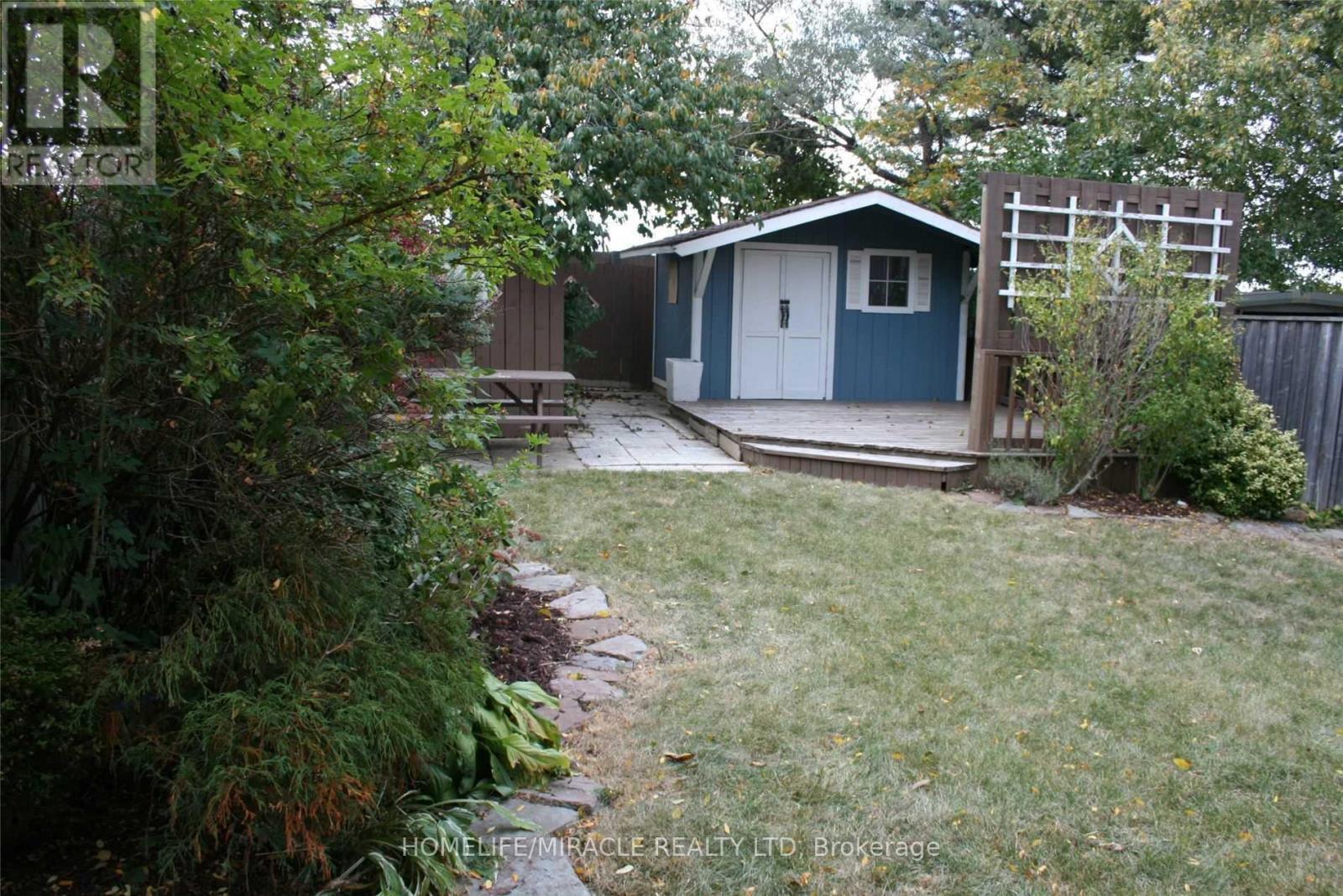 2500 Cobbinshaw Circle, Mississauga, ON - Outdoor