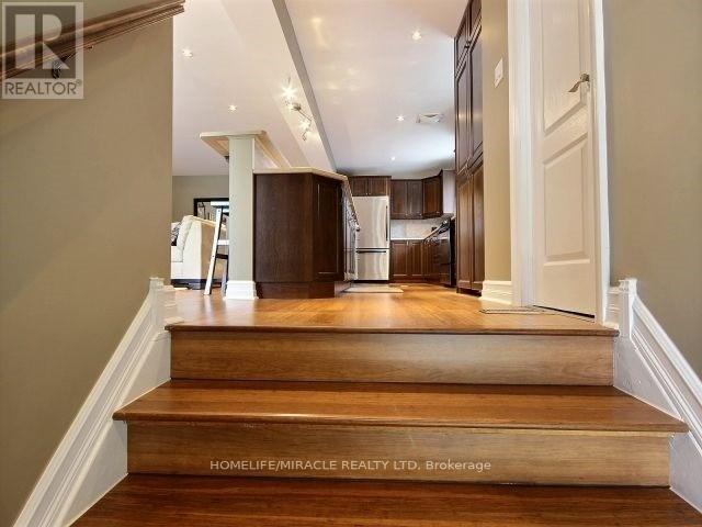 2500 Cobbinshaw Circle, Mississauga, ON - Indoor Photo Showing Other Room