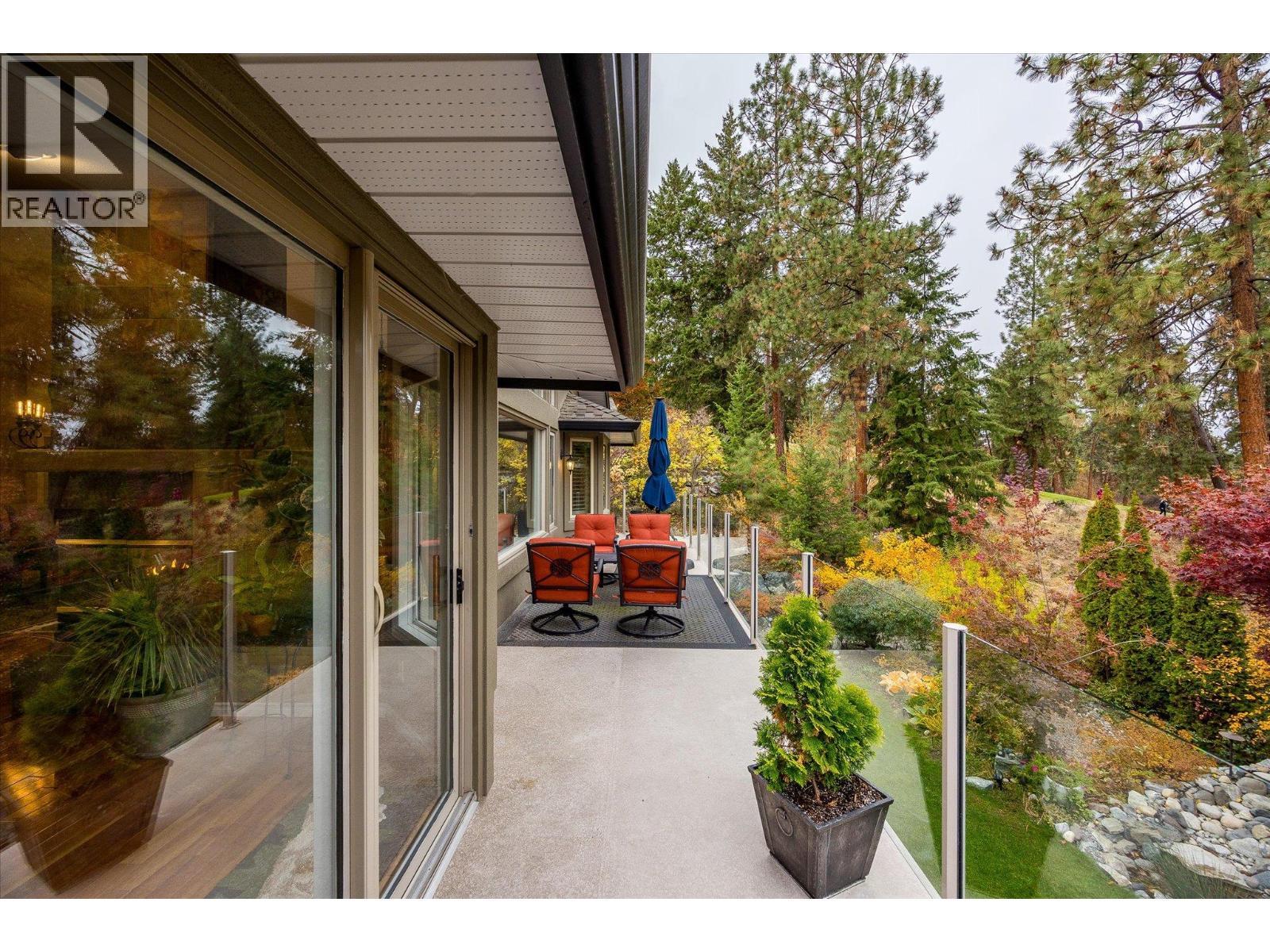 3929 Gallaghers Circle, Kelowna, BC - Outdoor