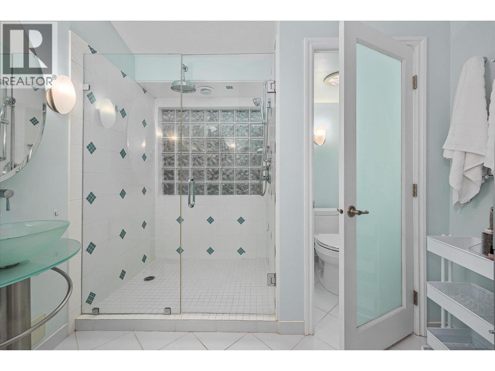 3929 Gallaghers Circle, Kelowna, BC - Indoor Photo Showing Other Room