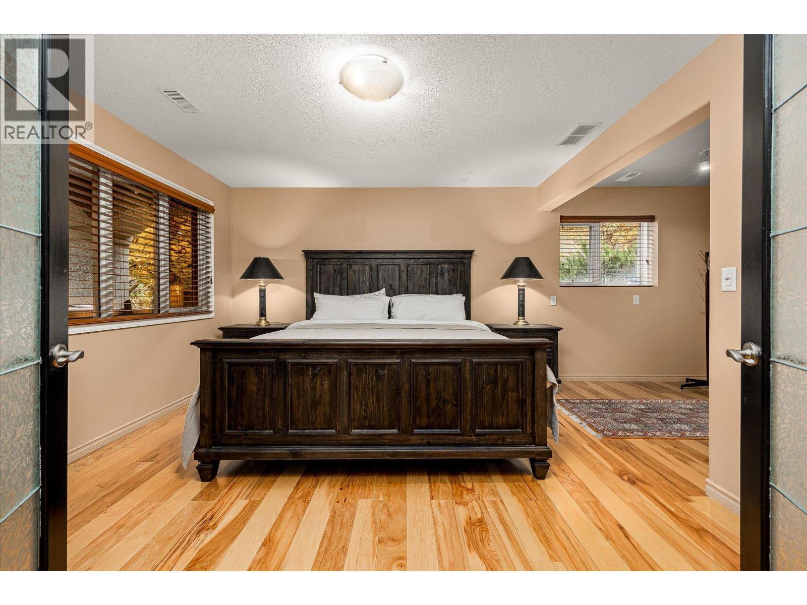 3929 Gallaghers Circle, Kelowna, BC - Indoor Photo Showing Bedroom