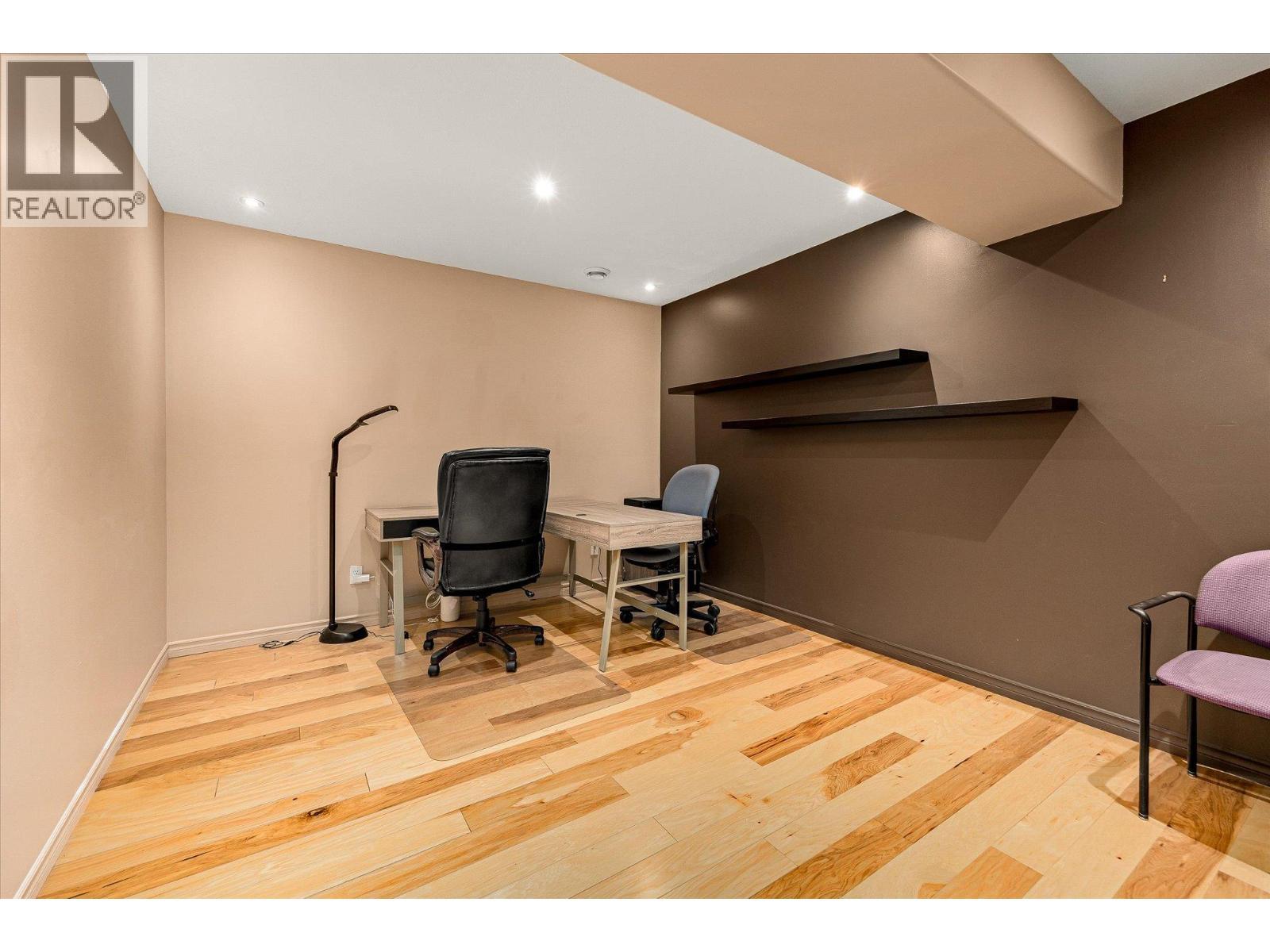 3929 Gallaghers Circle, Kelowna, BC - Indoor Photo Showing Other Room