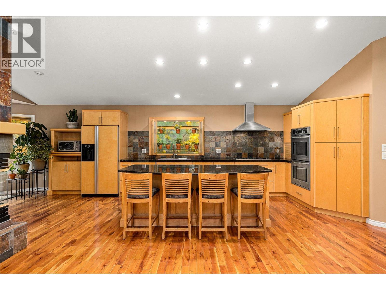 3929 Gallaghers Circle, Kelowna, BC - Indoor