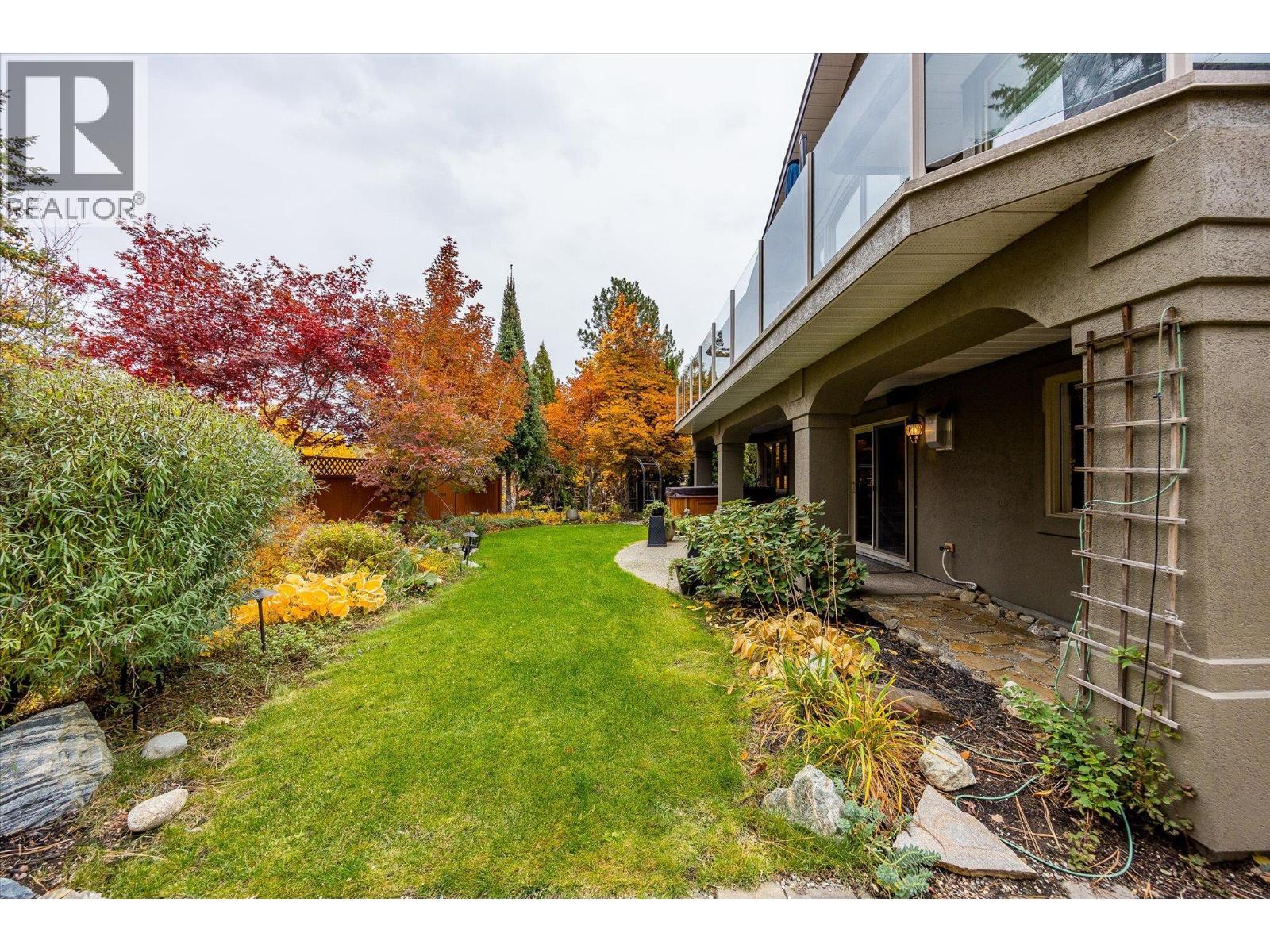 3929 Gallaghers Circle, Kelowna, BC - Outdoor