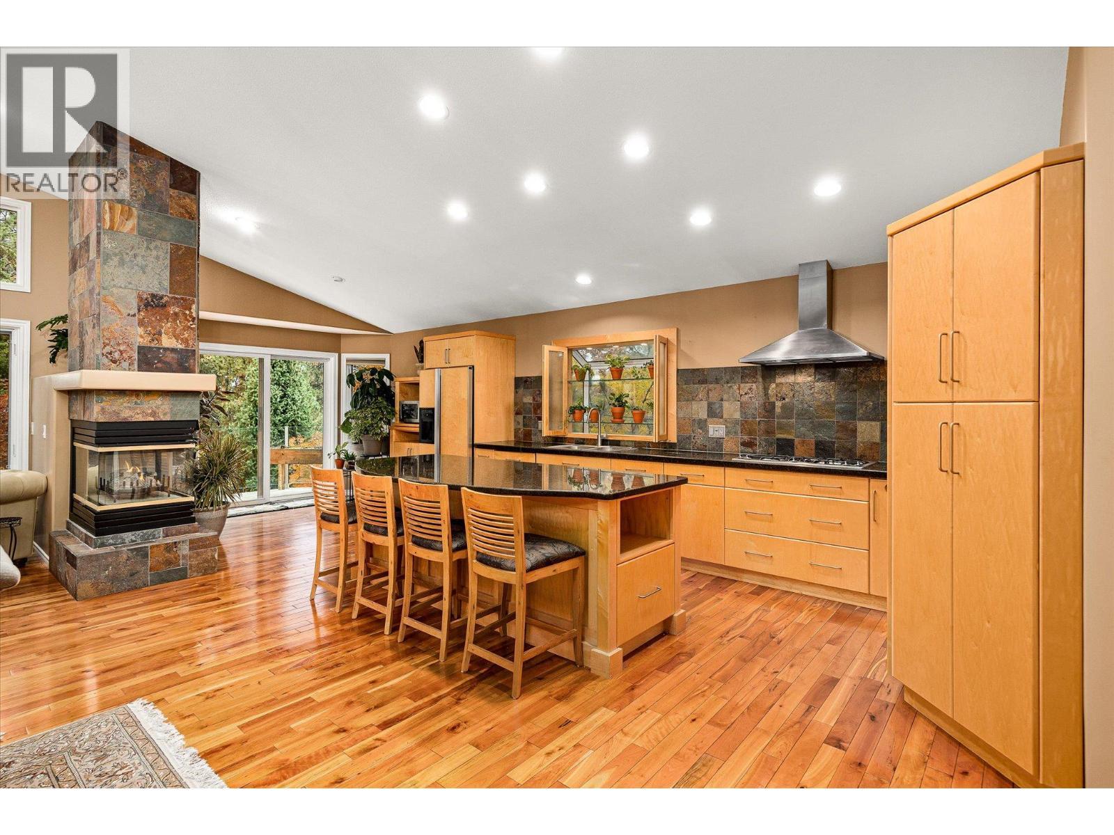 3929 Gallaghers Circle, Kelowna, BC - Indoor