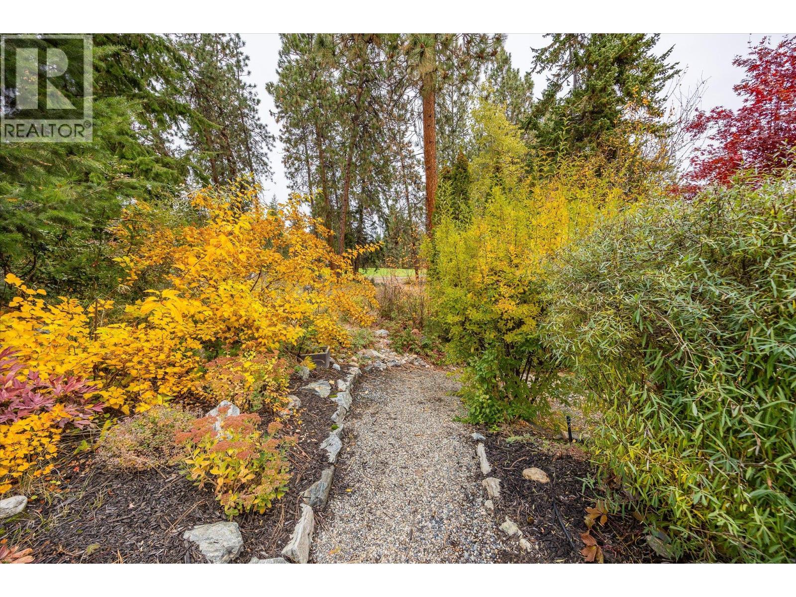 3929 Gallaghers Circle, Kelowna, BC - Outdoor
