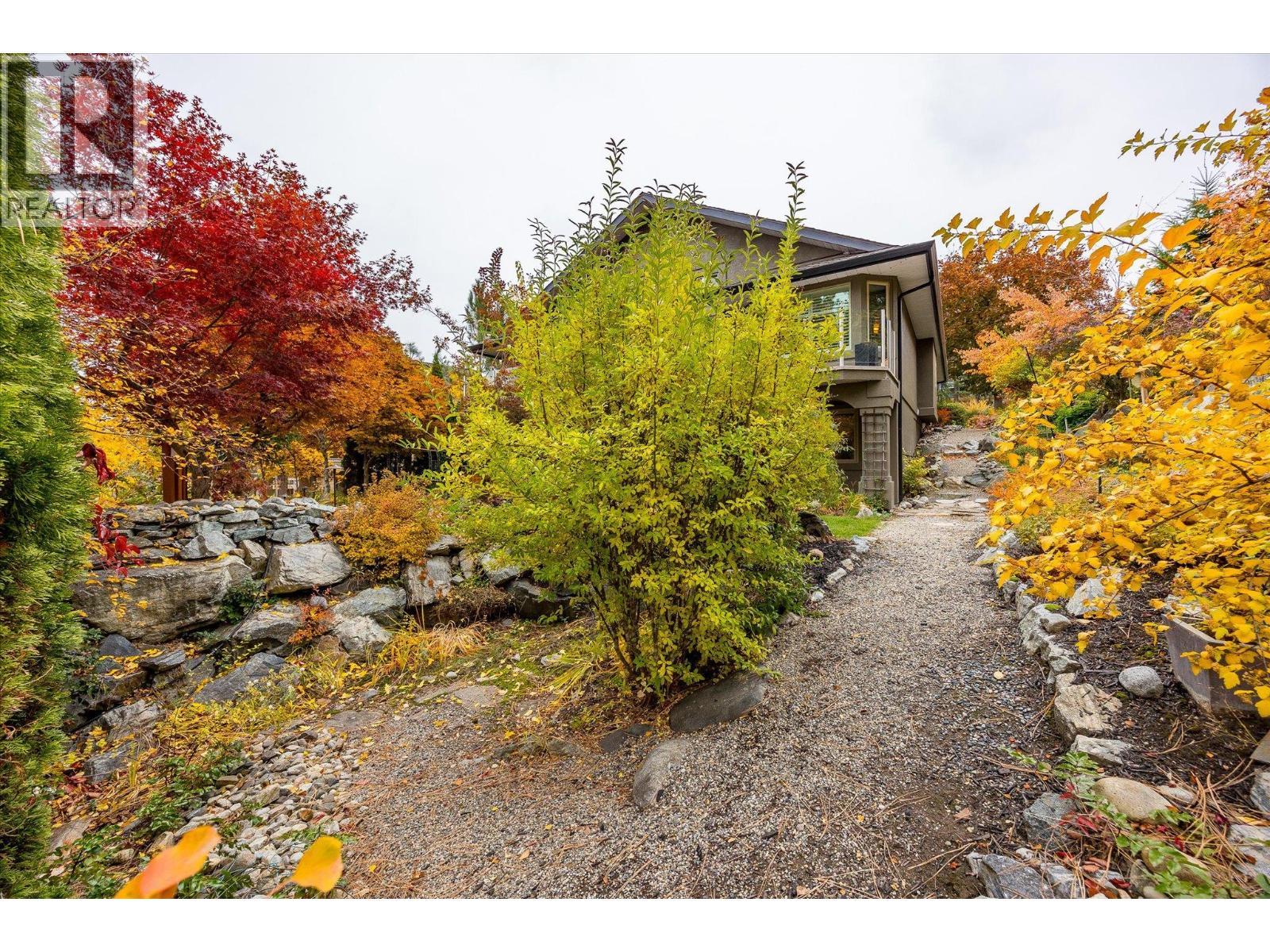 3929 Gallaghers Circle, Kelowna, BC - Outdoor