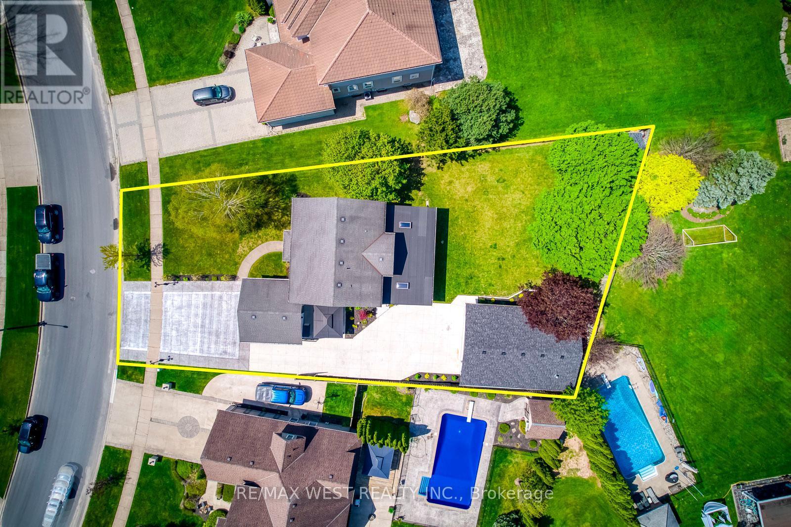 8077 Mount Carmel Boulevard, Niagara Falls, ON - Outdoor With View