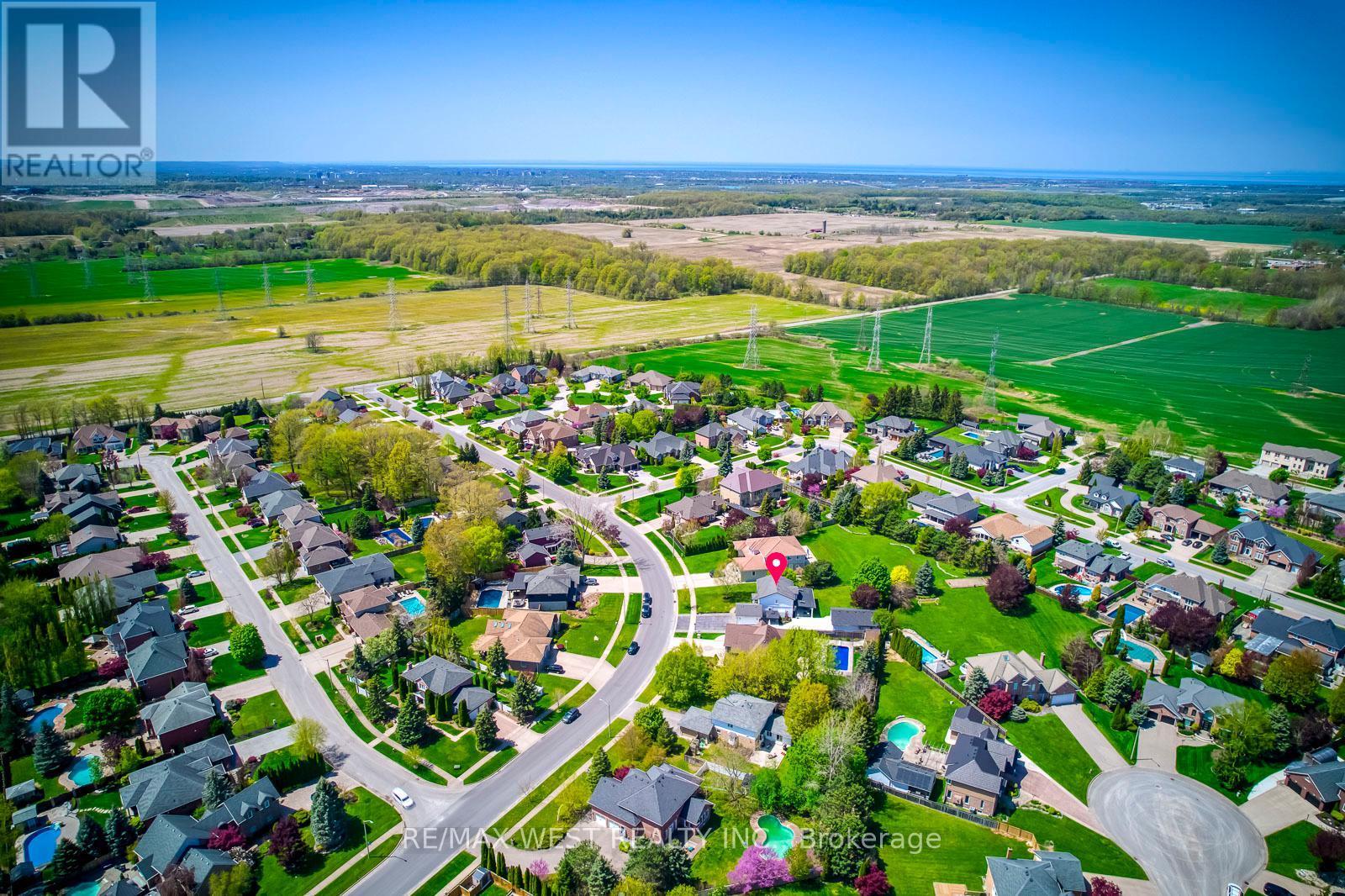 8077 Mount Carmel Boulevard, Niagara Falls, ON - Outdoor With View