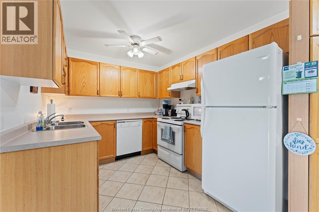 1928 Questa Drive, Windsor, ON - Indoor Photo Showing Kitchen With Double Sink
