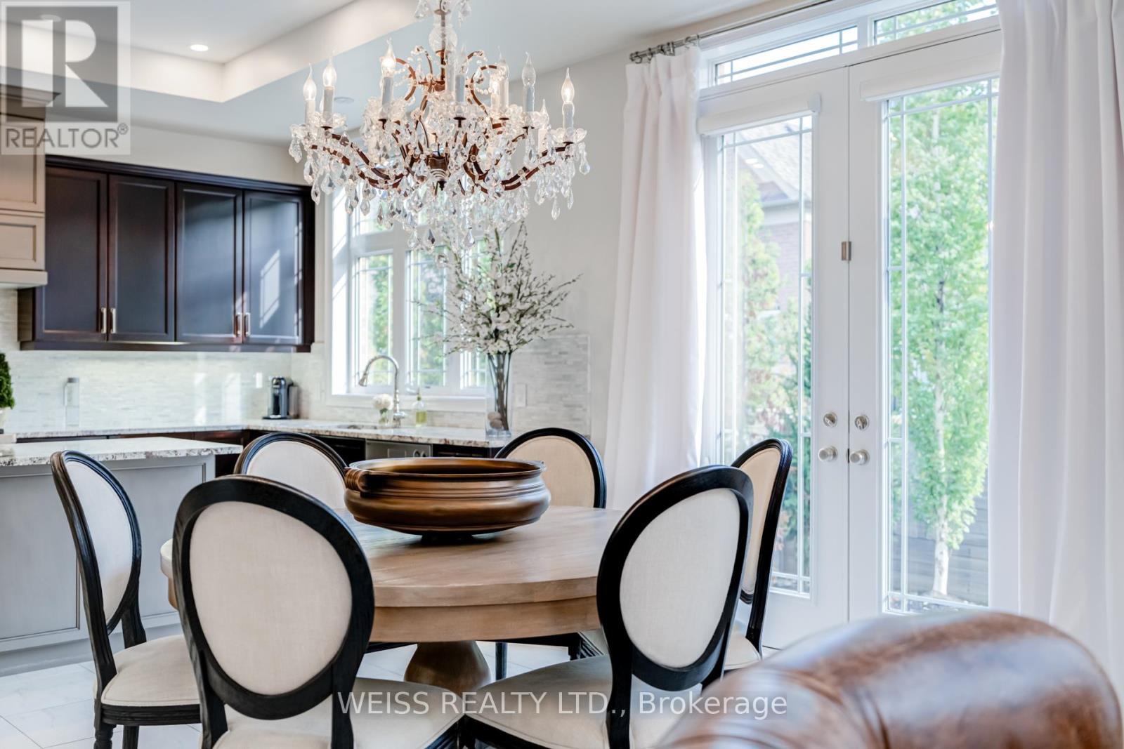 43 Chesney Crescent, Vaughan, ON - Indoor Photo Showing Dining Room