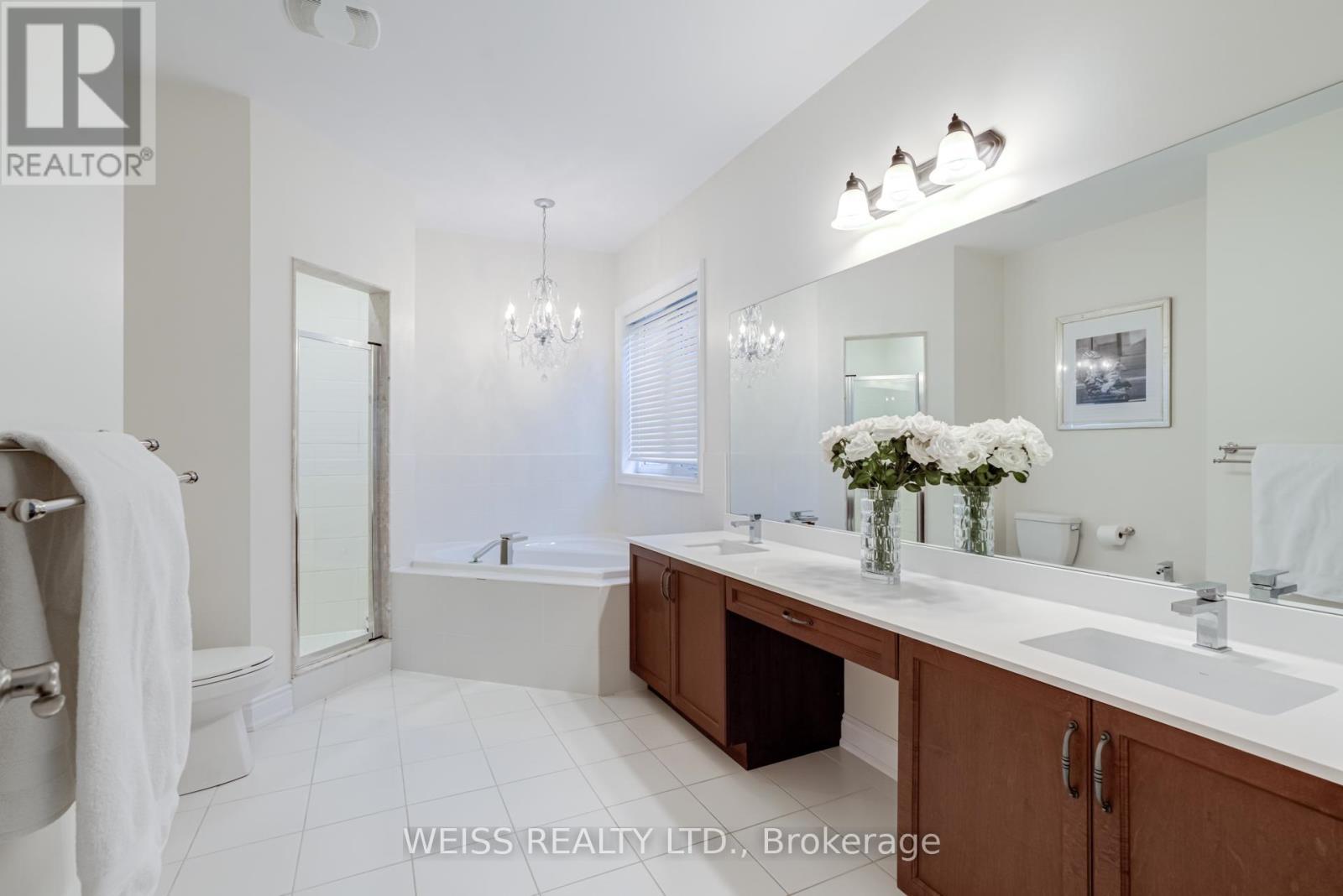 43 Chesney Crescent, Vaughan, ON - Indoor Photo Showing Bathroom