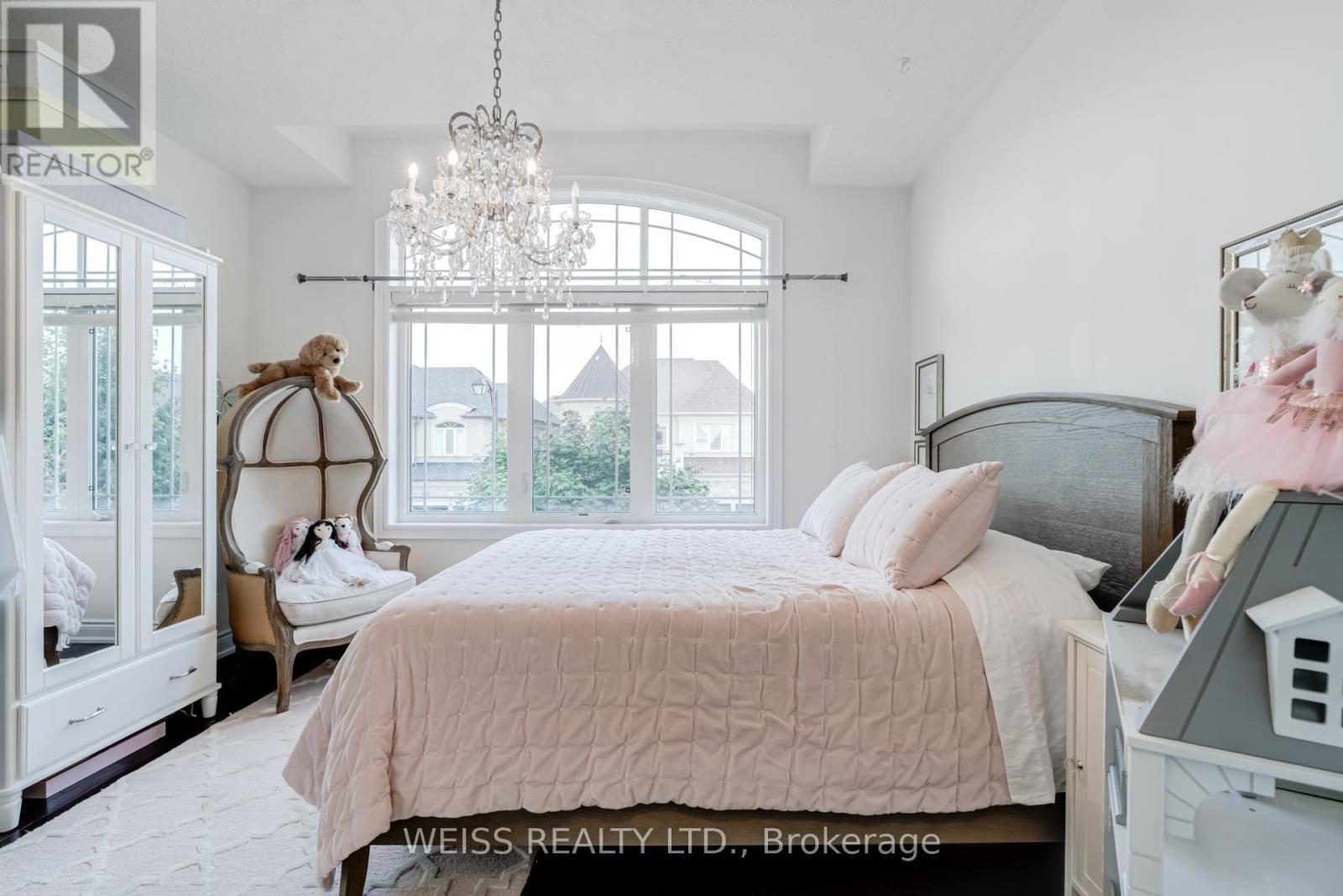 43 Chesney Crescent, Vaughan, ON - Indoor Photo Showing Bedroom