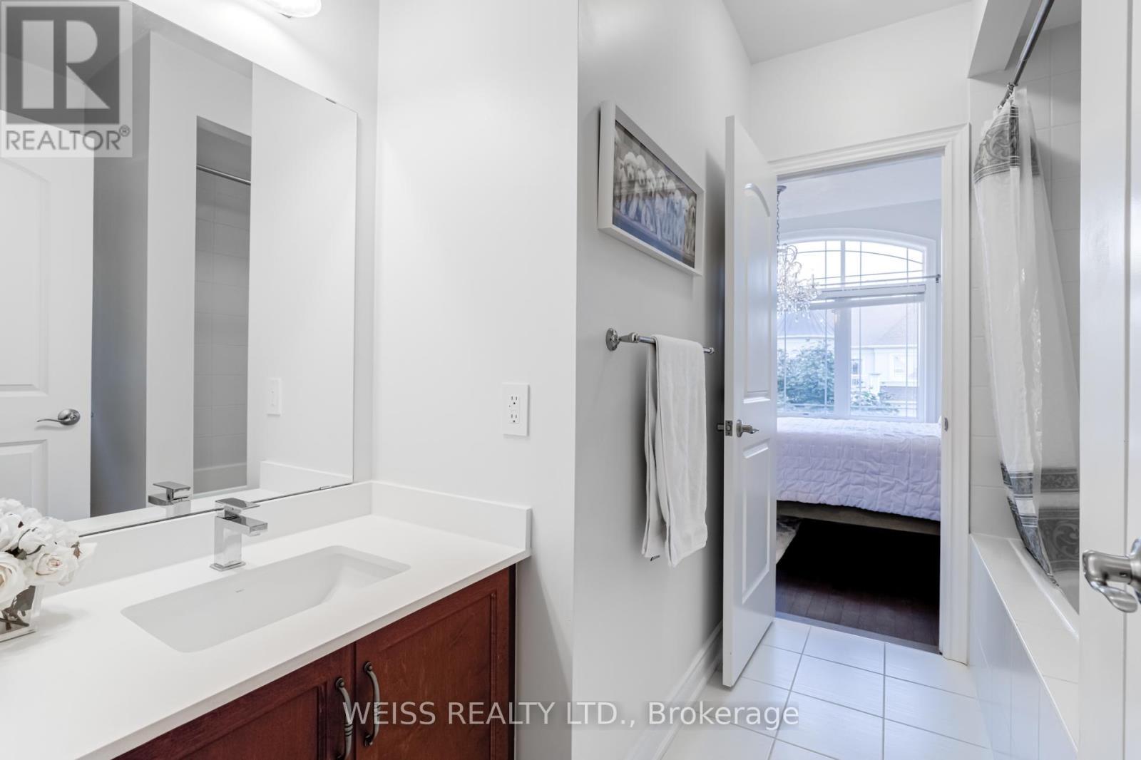 43 Chesney Crescent, Vaughan, ON - Indoor Photo Showing Bathroom