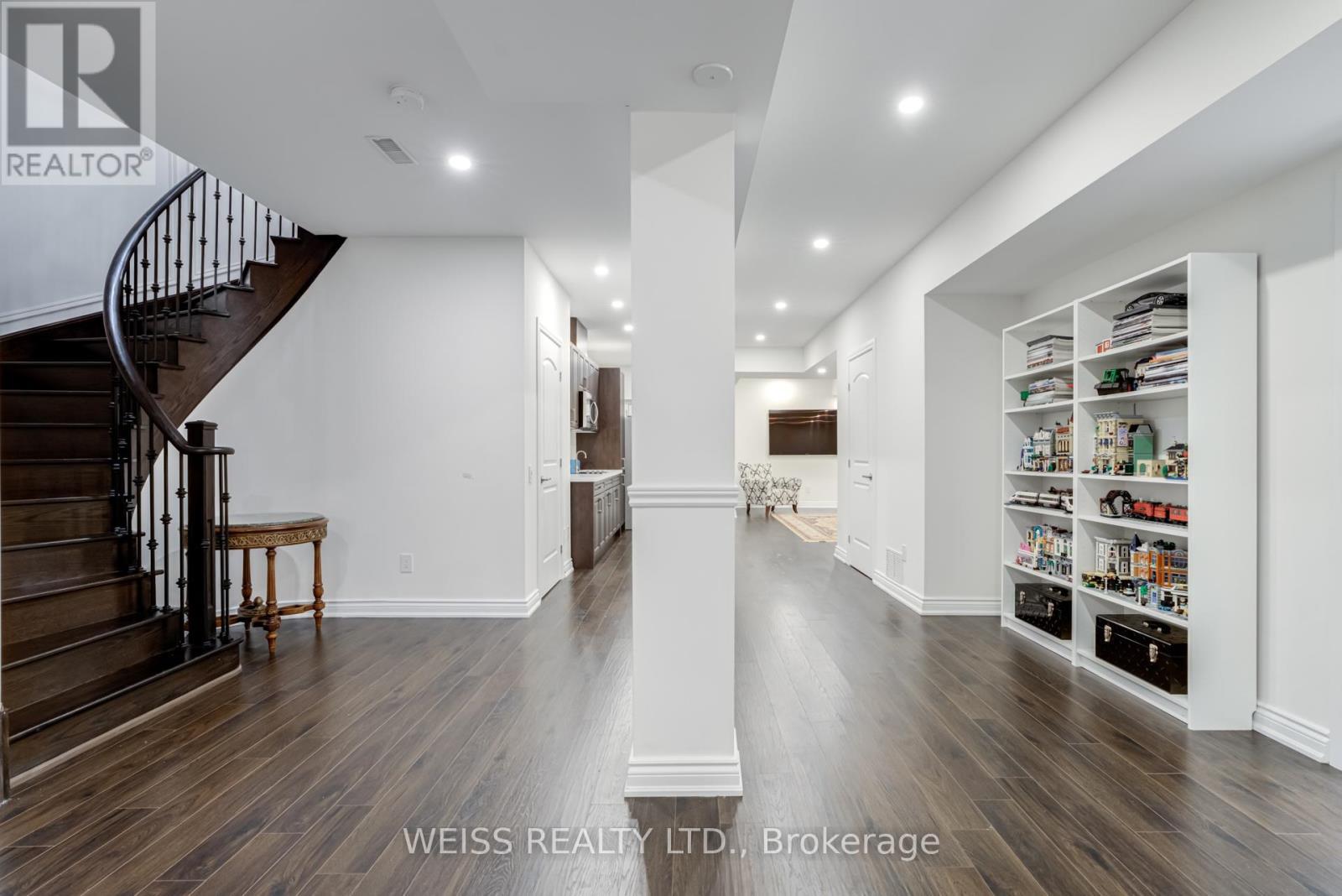 43 Chesney Crescent, Vaughan, ON - Indoor Photo Showing Other Room