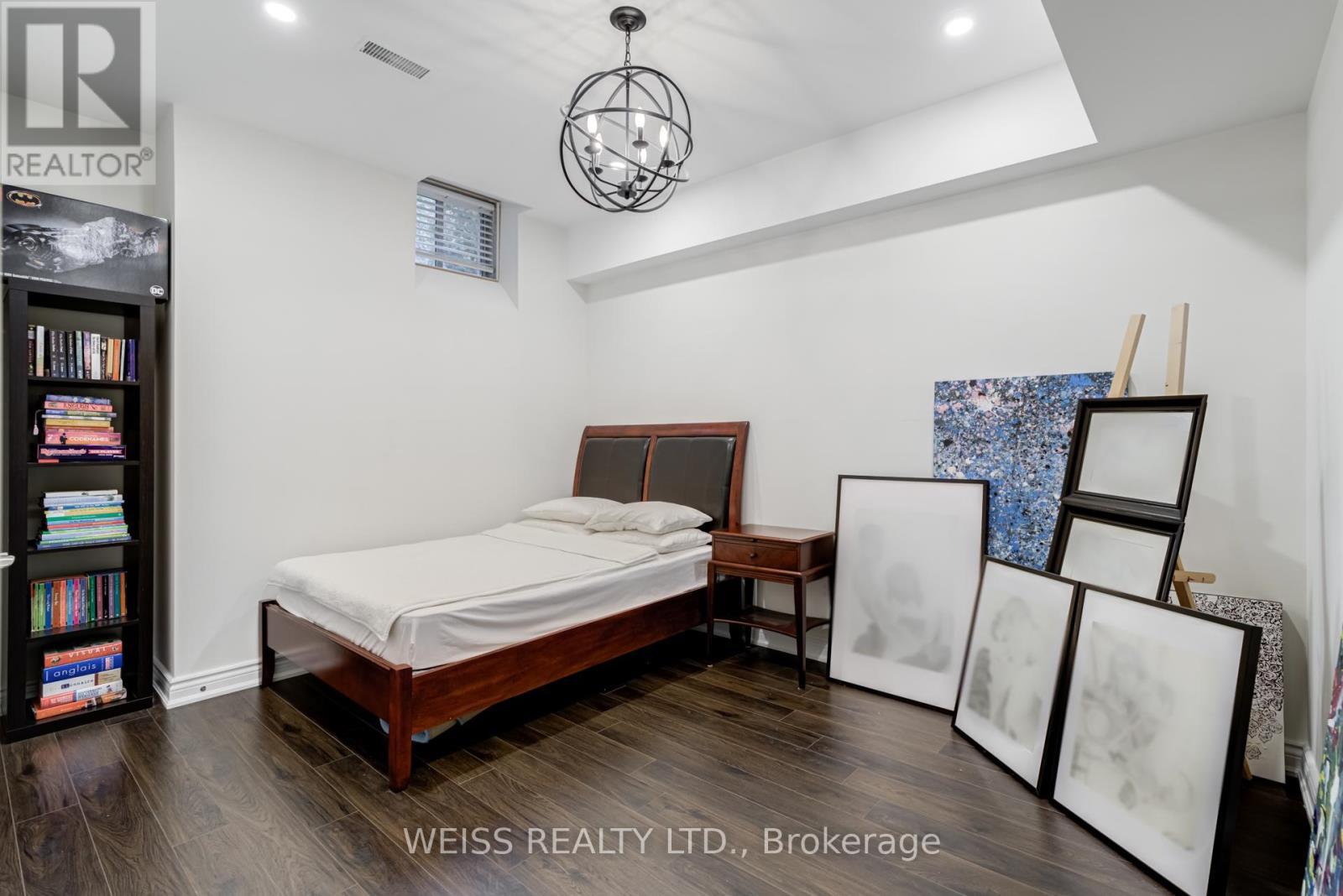 43 Chesney Crescent, Vaughan, ON - Indoor Photo Showing Bedroom