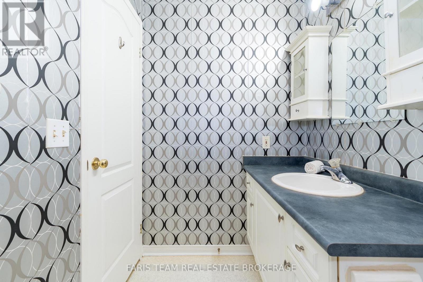 9 Julia Crescent, Orillia, ON - Indoor Photo Showing Bathroom