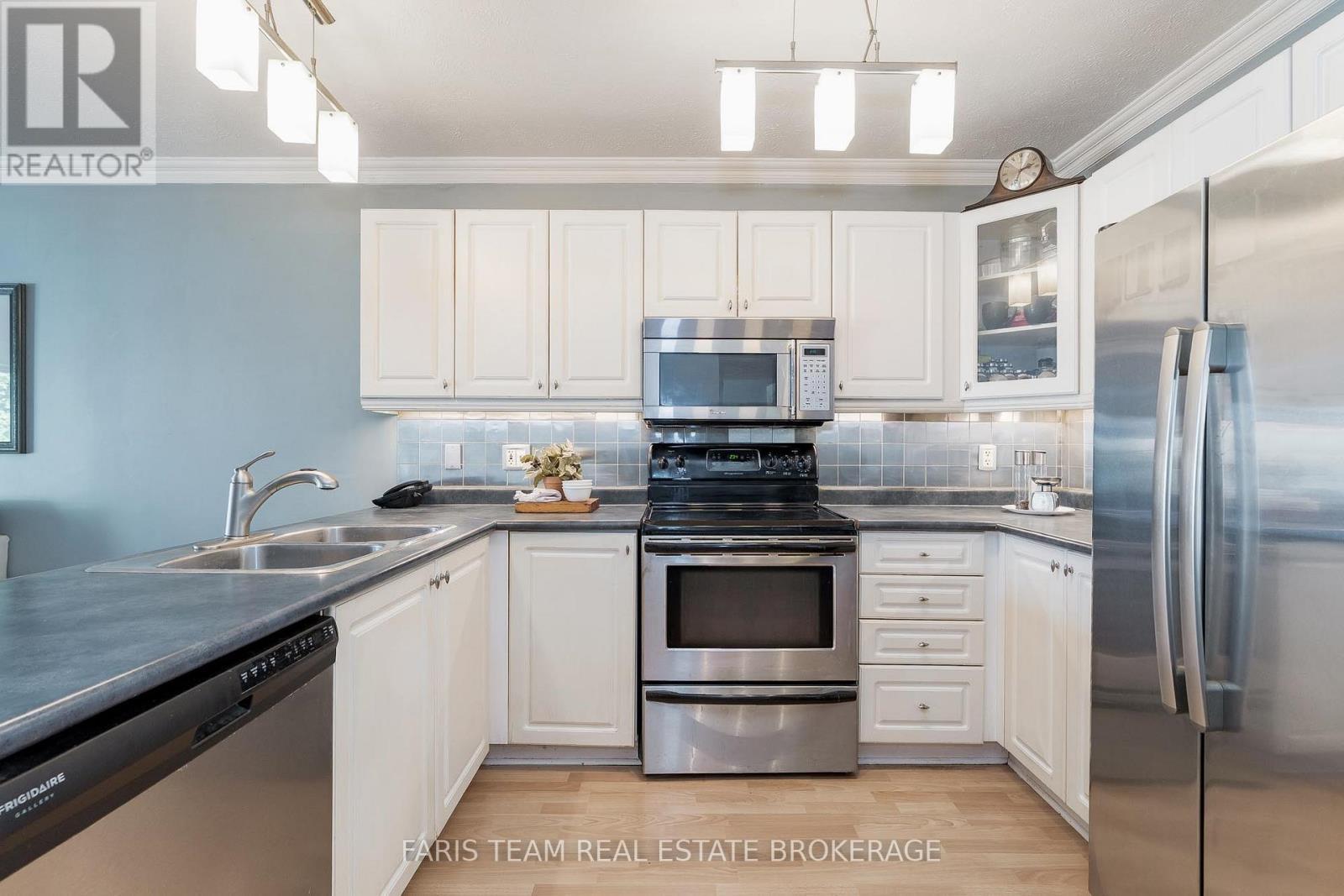9 Julia Crescent, Orillia, ON - Indoor Photo Showing Kitchen With Double Sink