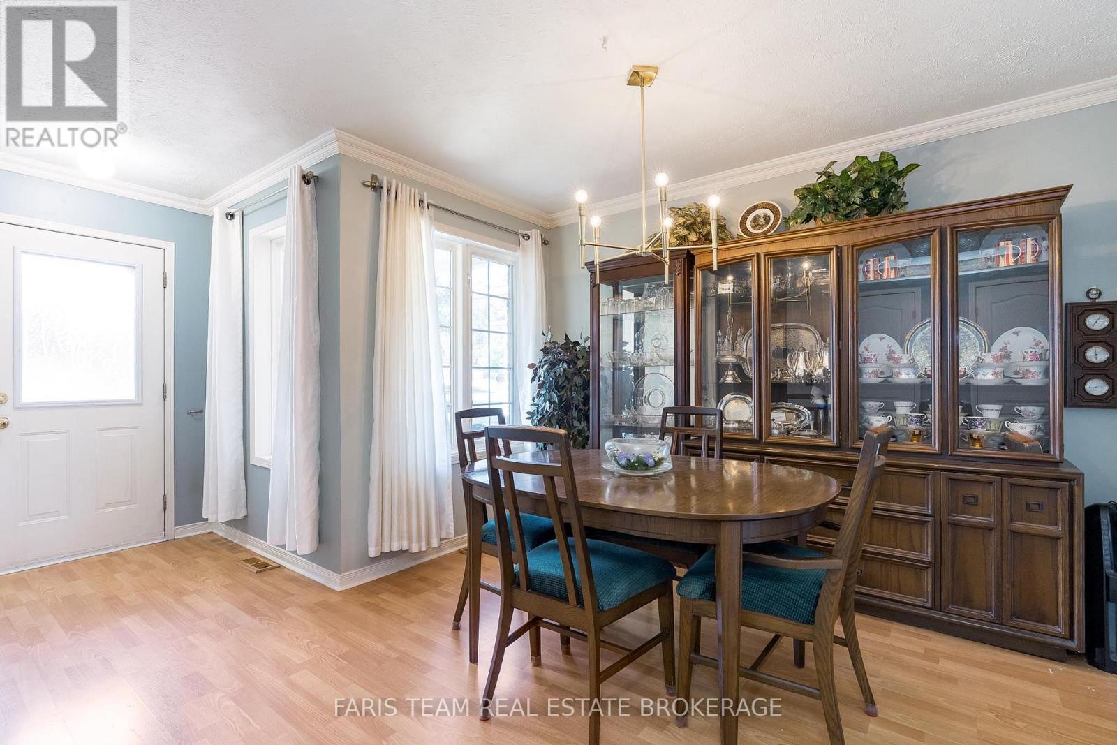 9 Julia Crescent, Orillia, ON - Indoor Photo Showing Dining Room