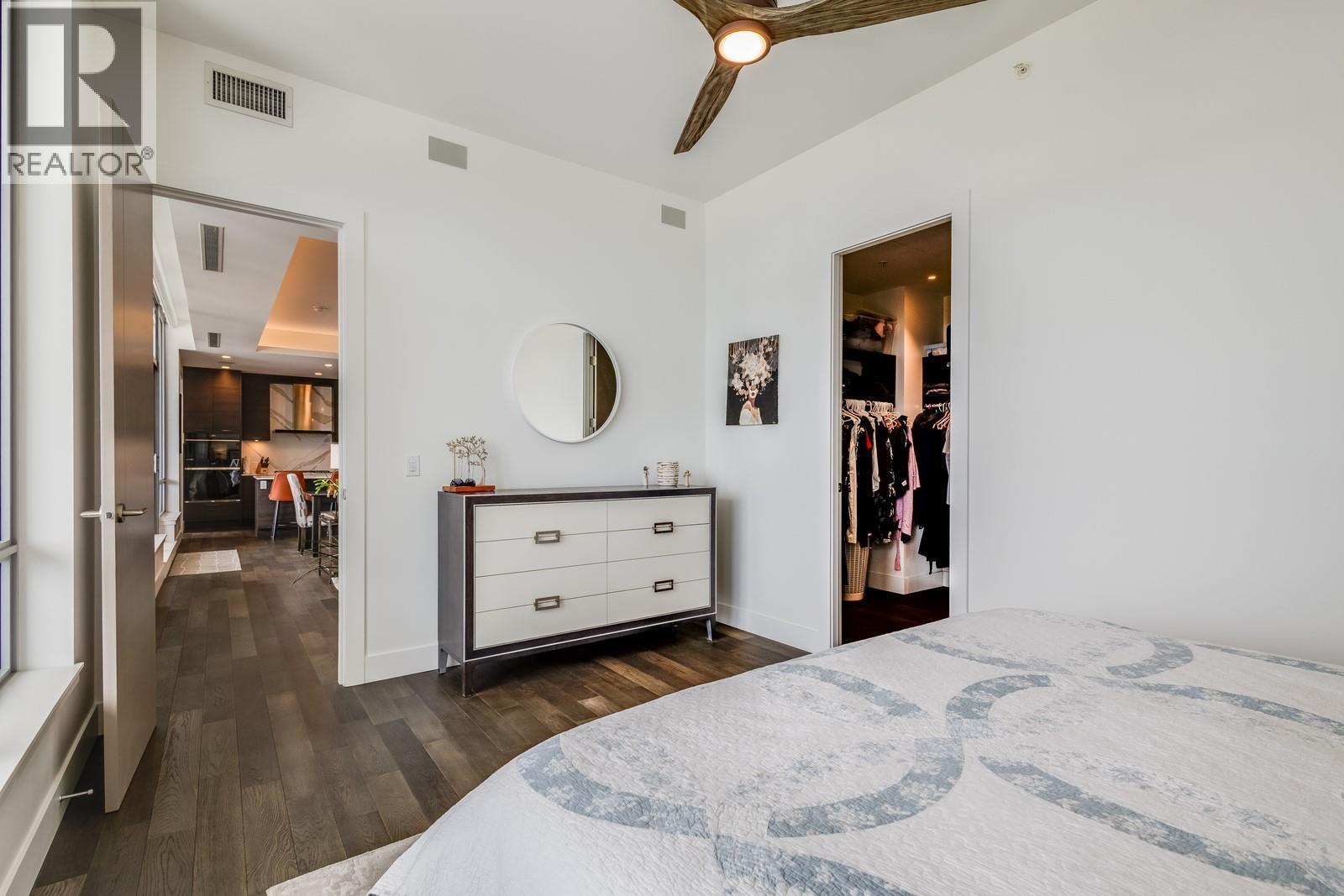 1181 Sunset Drive Unit# 2602, Kelowna, BC - Indoor Photo Showing Bedroom