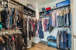 Walk-in closet -