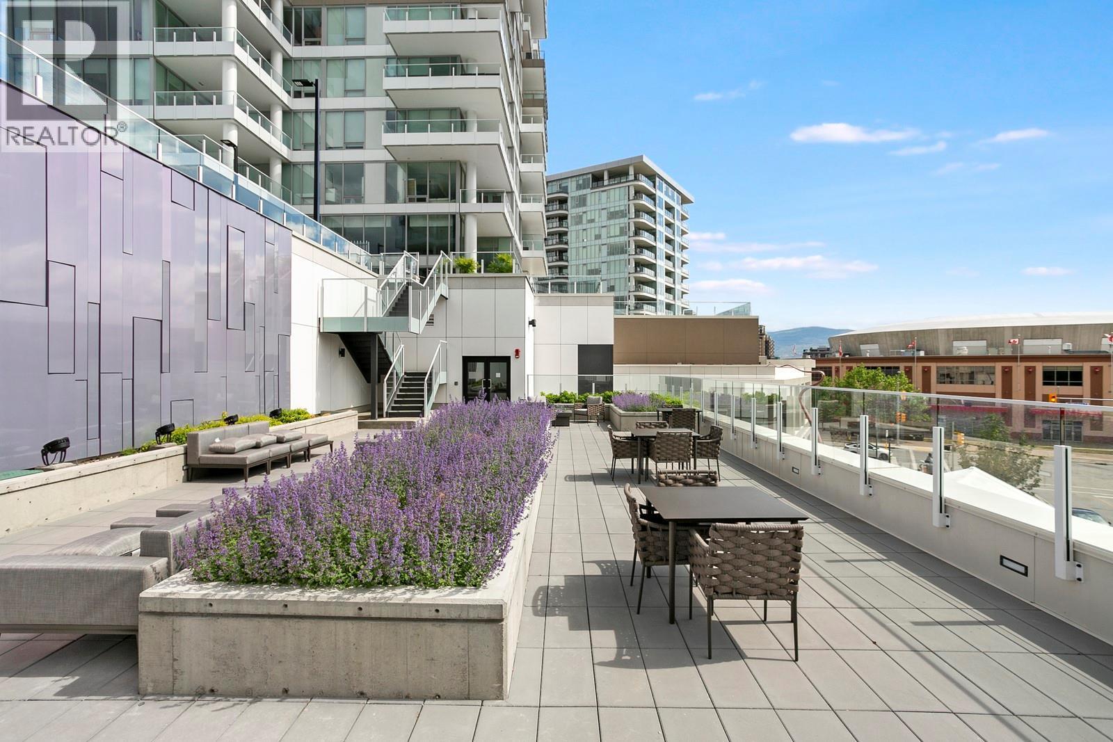 Multiple common spaces available - 1181 Sunset Drive Unit# 2602, Kelowna, BC - Outdoor