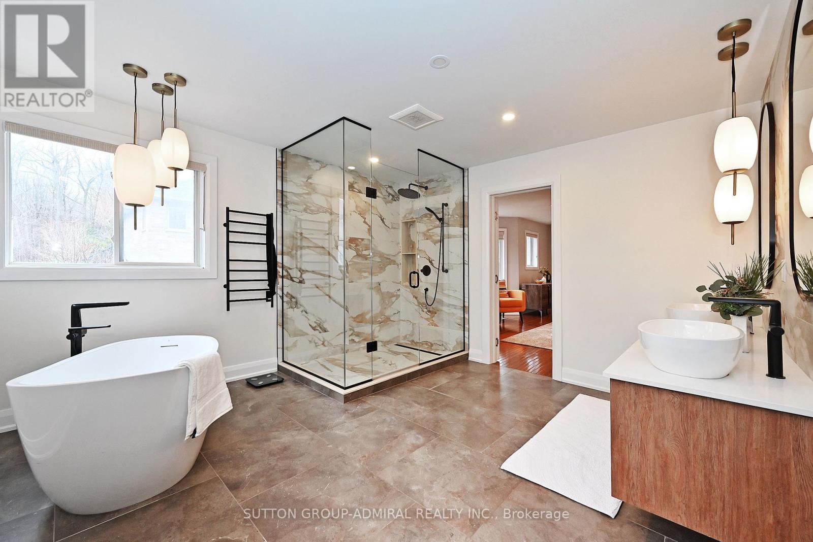 32 Seabreeze Avenue, Vaughan, ON - Indoor Photo Showing Bathroom