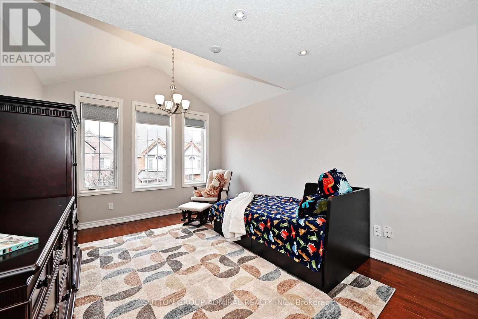 32 Seabreeze Avenue, Vaughan, ON - Indoor Photo Showing Bedroom