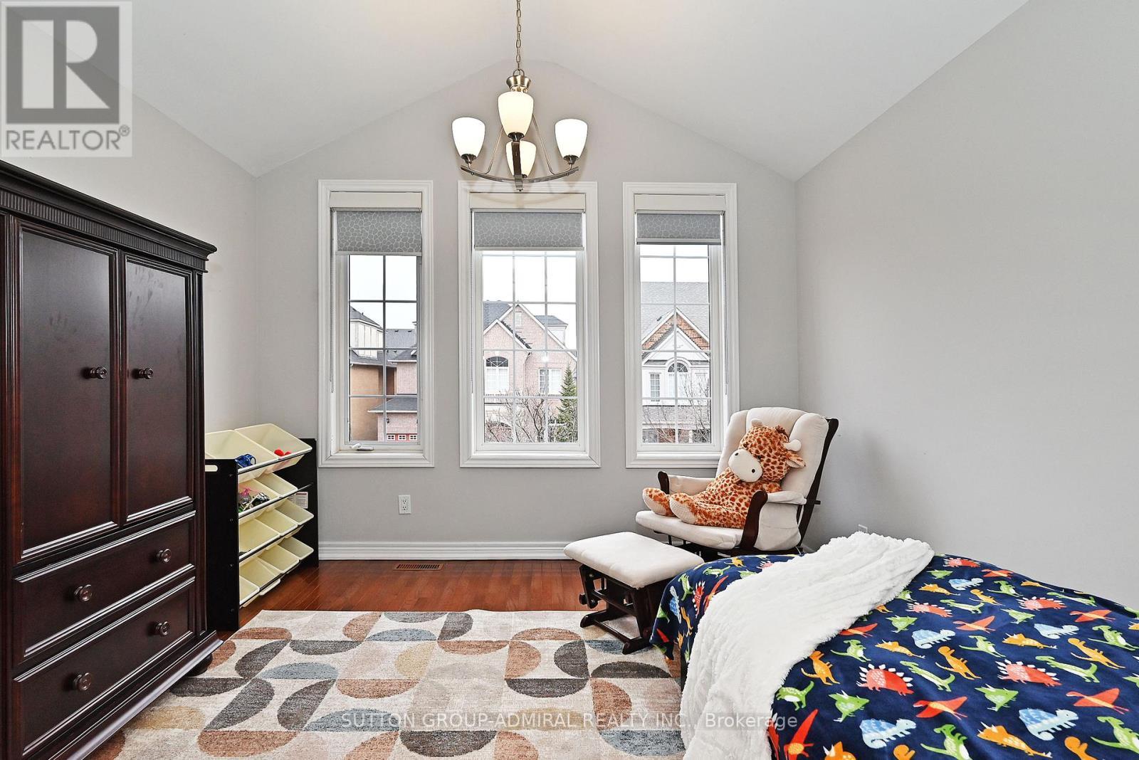 32 Seabreeze Avenue, Vaughan, ON - Indoor Photo Showing Bedroom