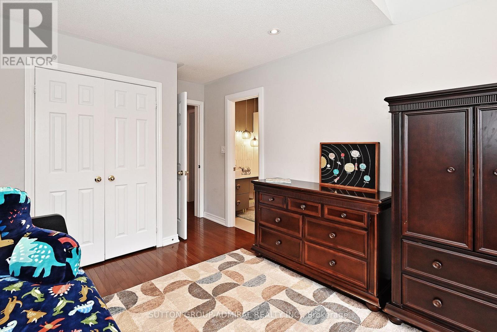32 Seabreeze Avenue, Vaughan, ON - Indoor Photo Showing Bedroom