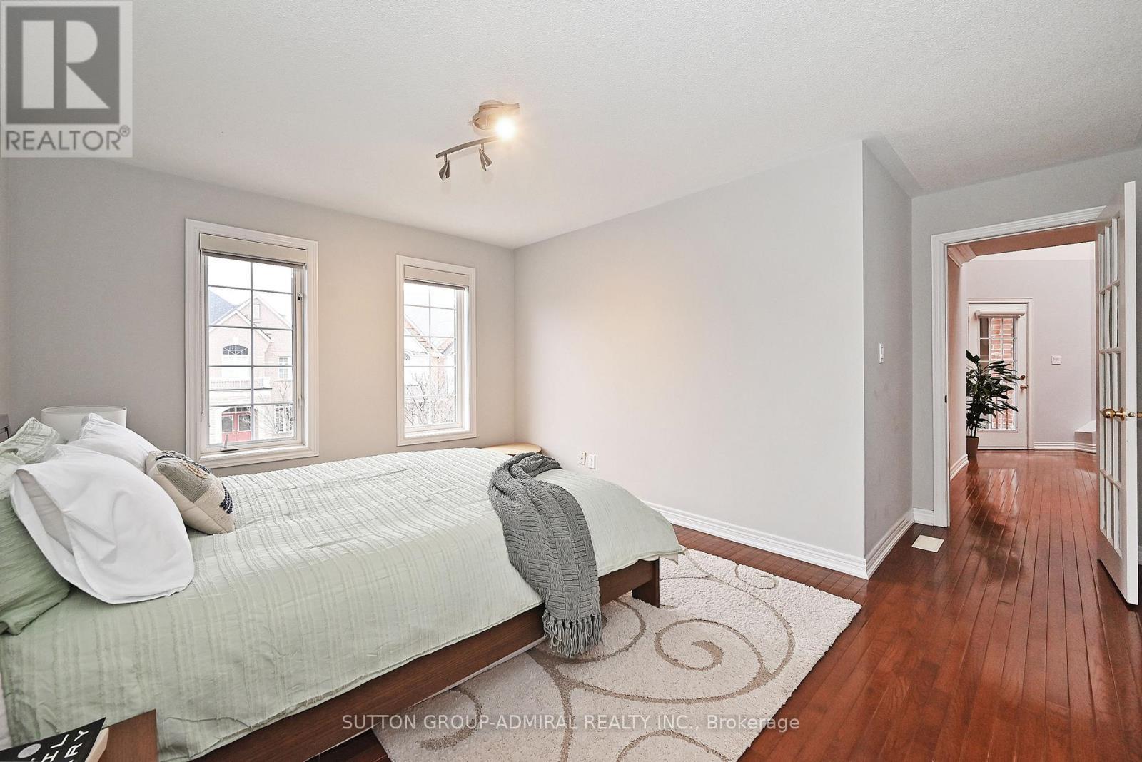 32 Seabreeze Avenue, Vaughan, ON - Indoor Photo Showing Bedroom