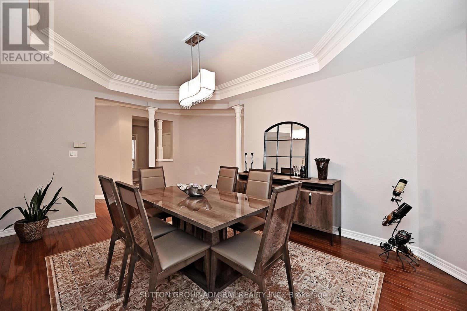 32 Seabreeze Avenue, Vaughan, ON - Indoor Photo Showing Dining Room