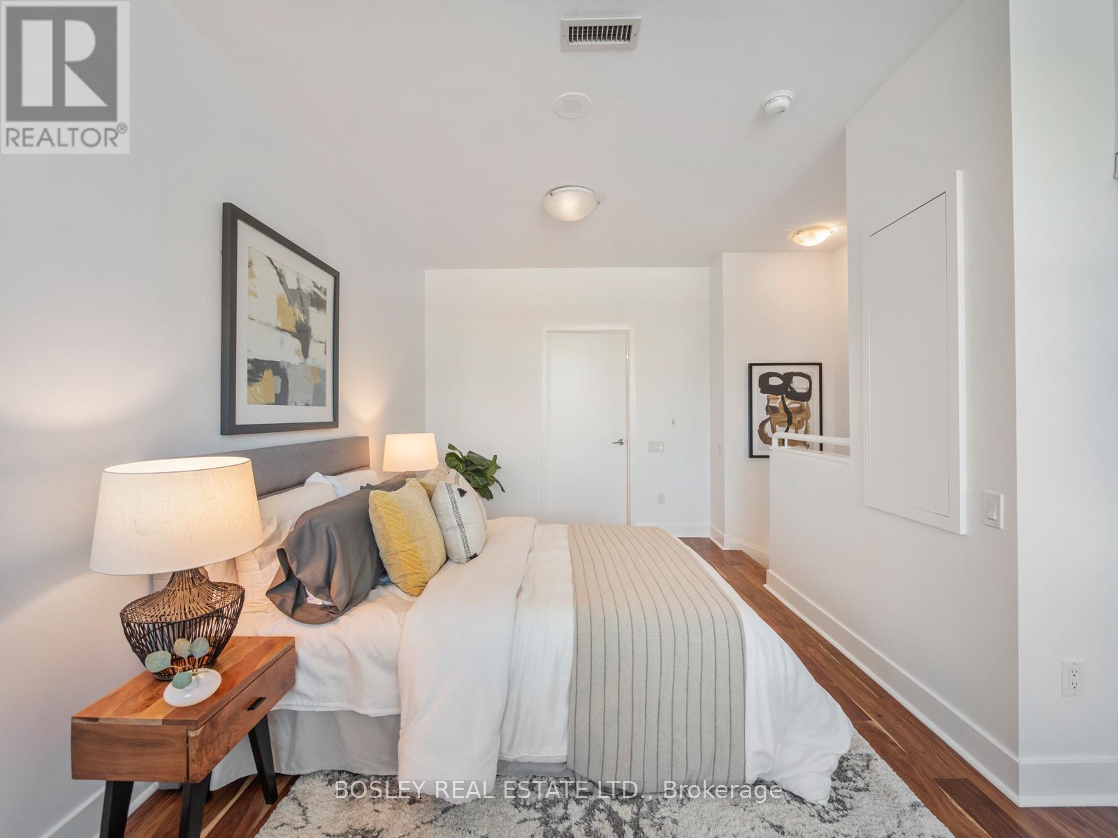 Th 1 - 1048 Broadview Avenue, Toronto, ON - Indoor Photo Showing Bedroom