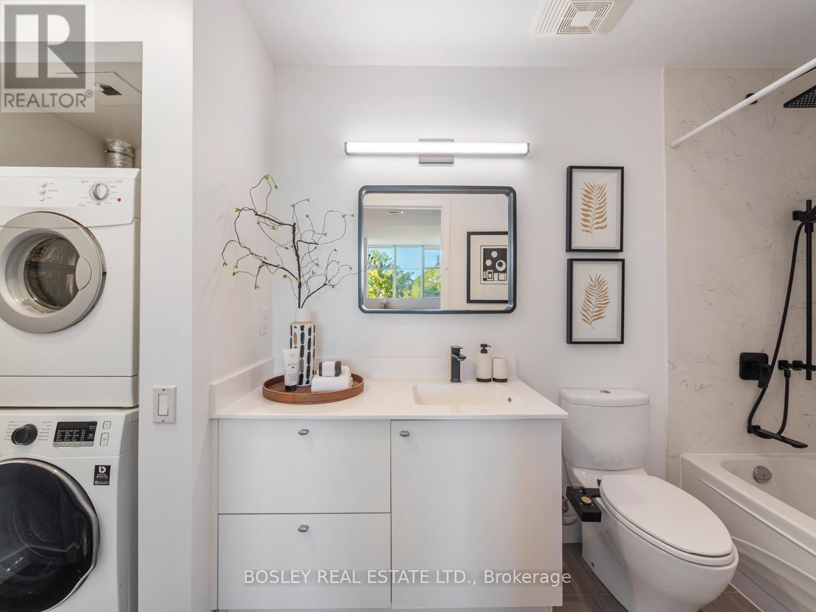 Th 1 - 1048 Broadview Avenue, Toronto, ON - Indoor Photo Showing Laundry Room