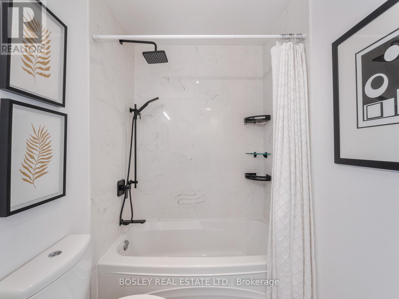 Th 1 - 1048 Broadview Avenue, Toronto, ON - Indoor Photo Showing Bathroom