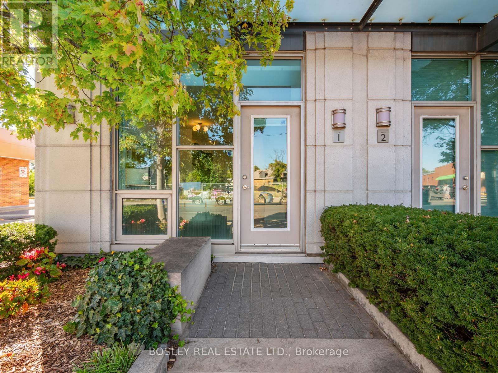 Th 1 - 1048 Broadview Avenue, Toronto, ON - Outdoor