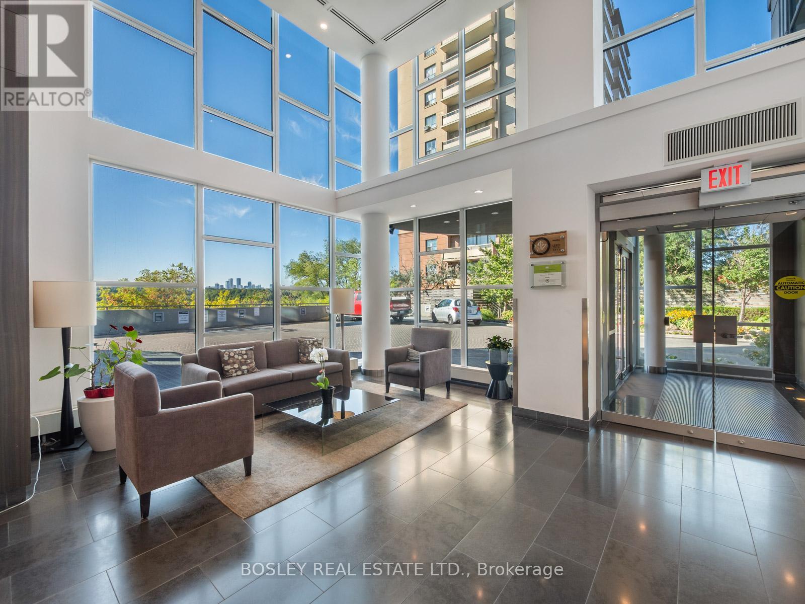 Th 1 - 1048 Broadview Avenue, Toronto, ON - Indoor