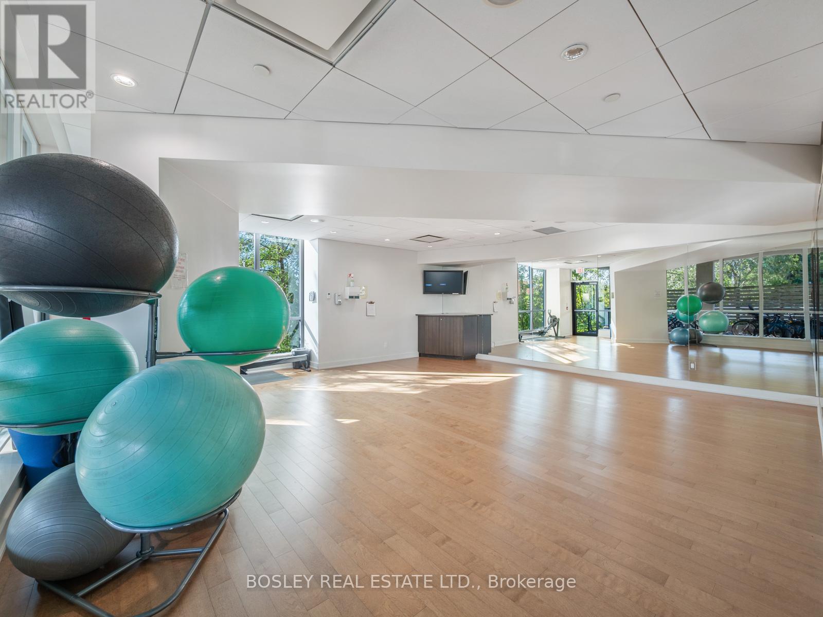 Th 1 - 1048 Broadview Avenue, Toronto, ON - Indoor