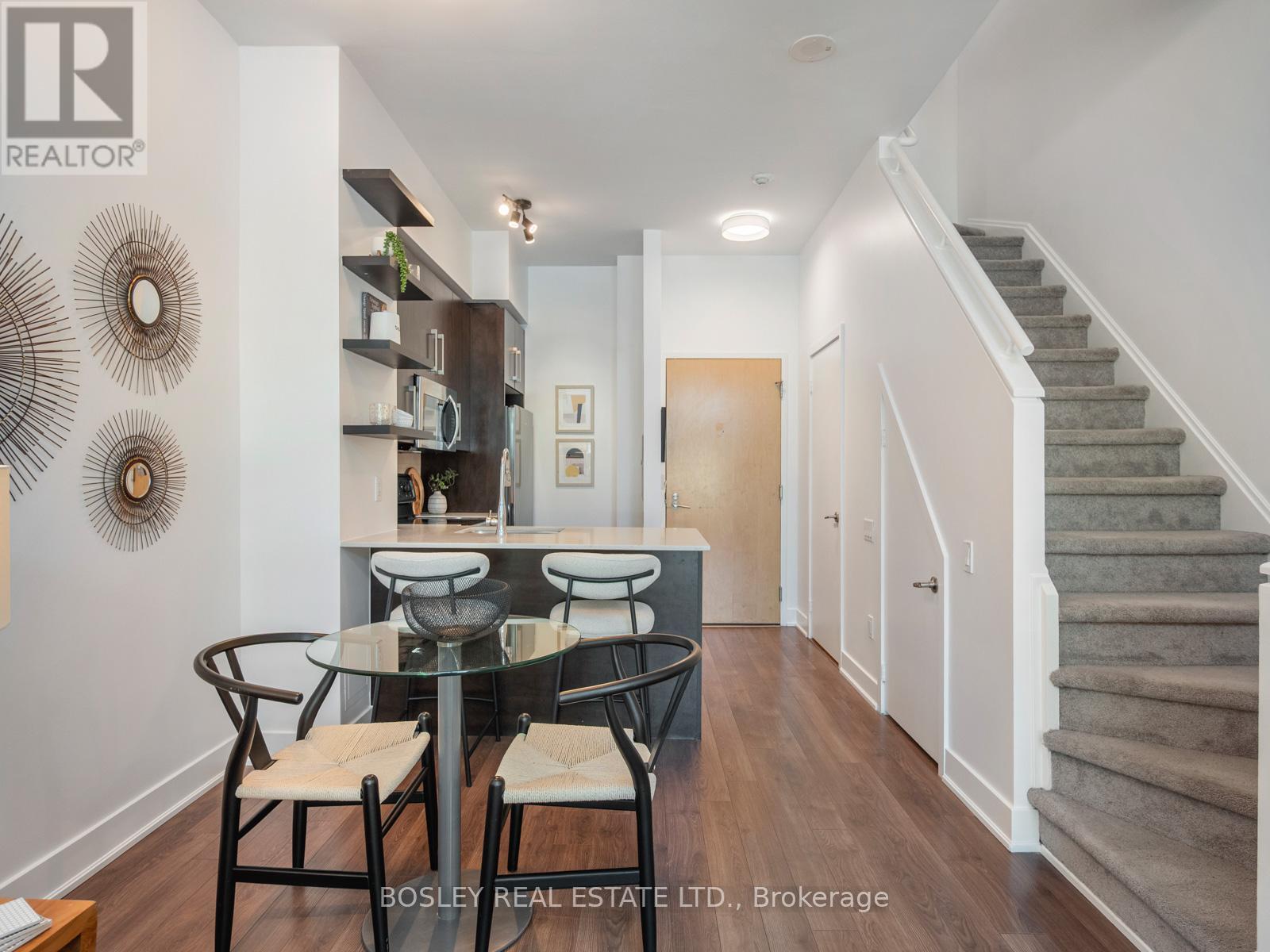 Th 1 - 1048 Broadview Avenue, Toronto, ON - Indoor Photo Showing Dining Room