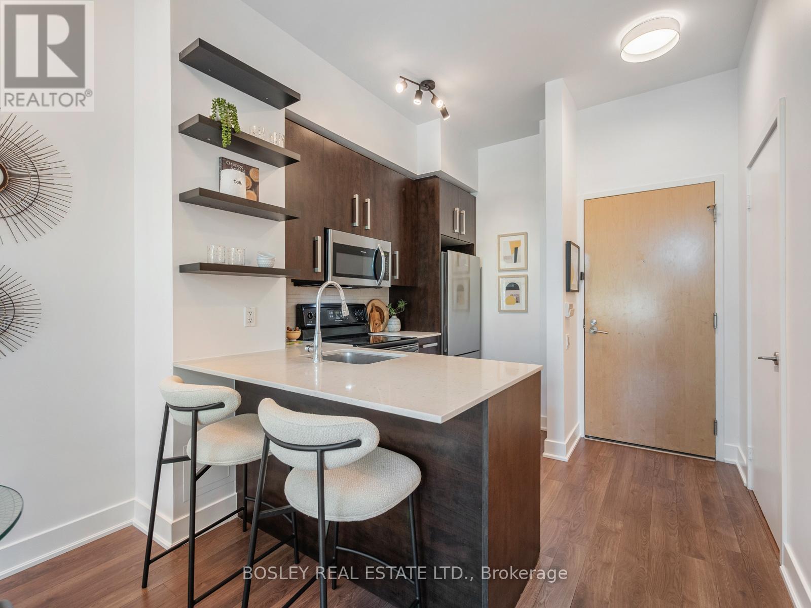 Th 1 - 1048 Broadview Avenue, Toronto, ON - Indoor Photo Showing Kitchen
