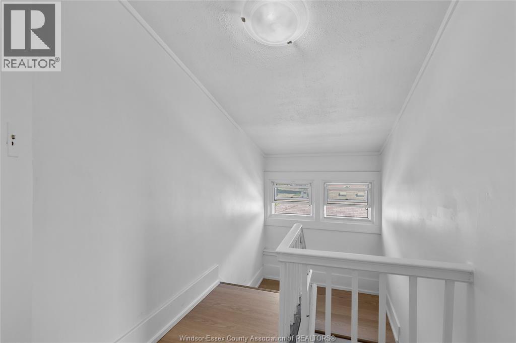 426 Tecumseh Rd W, Windsor, ON - Indoor